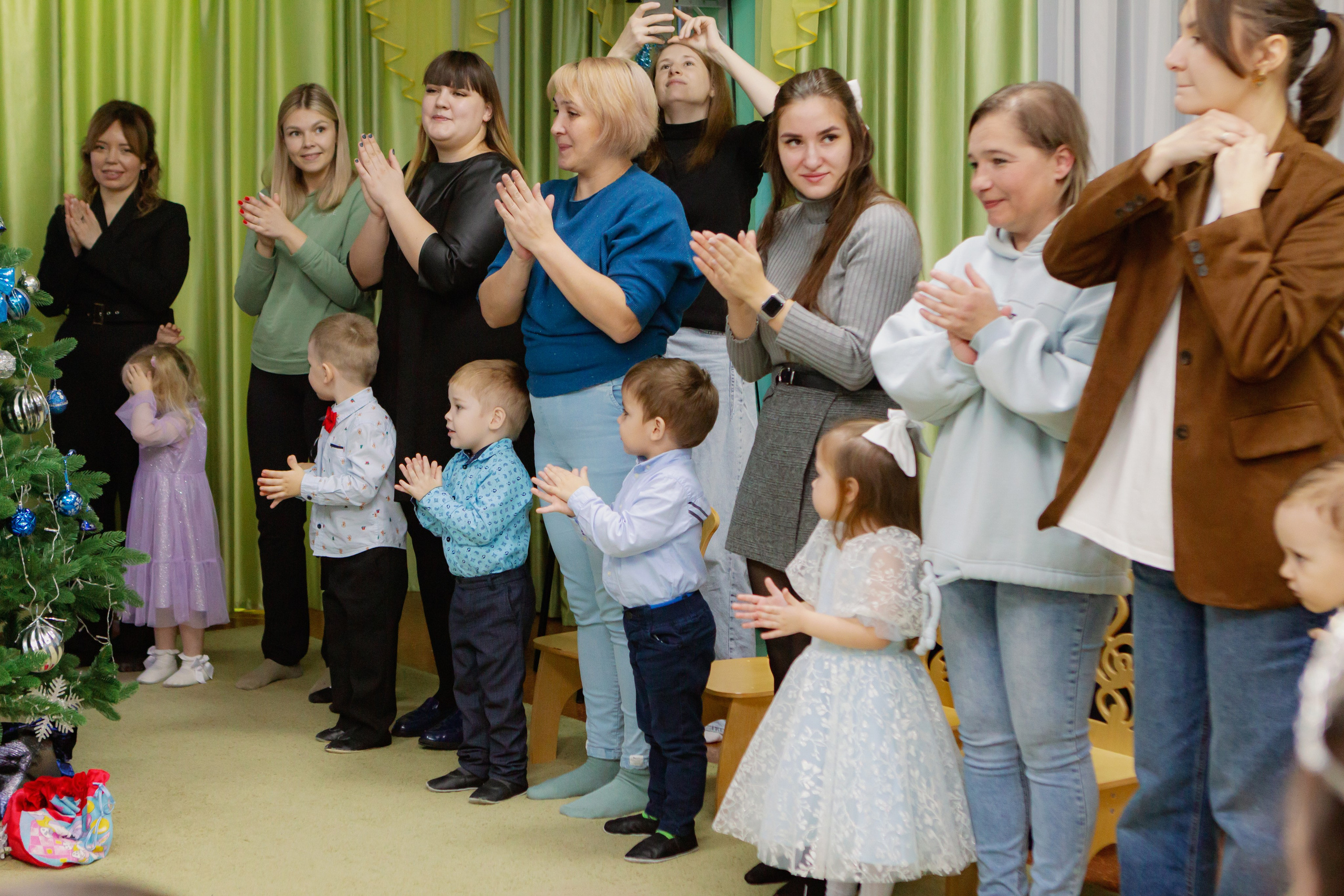Фотосъёмка новогоднего утренника. Фотограф в Екатеринбурге Пойгина Елена
