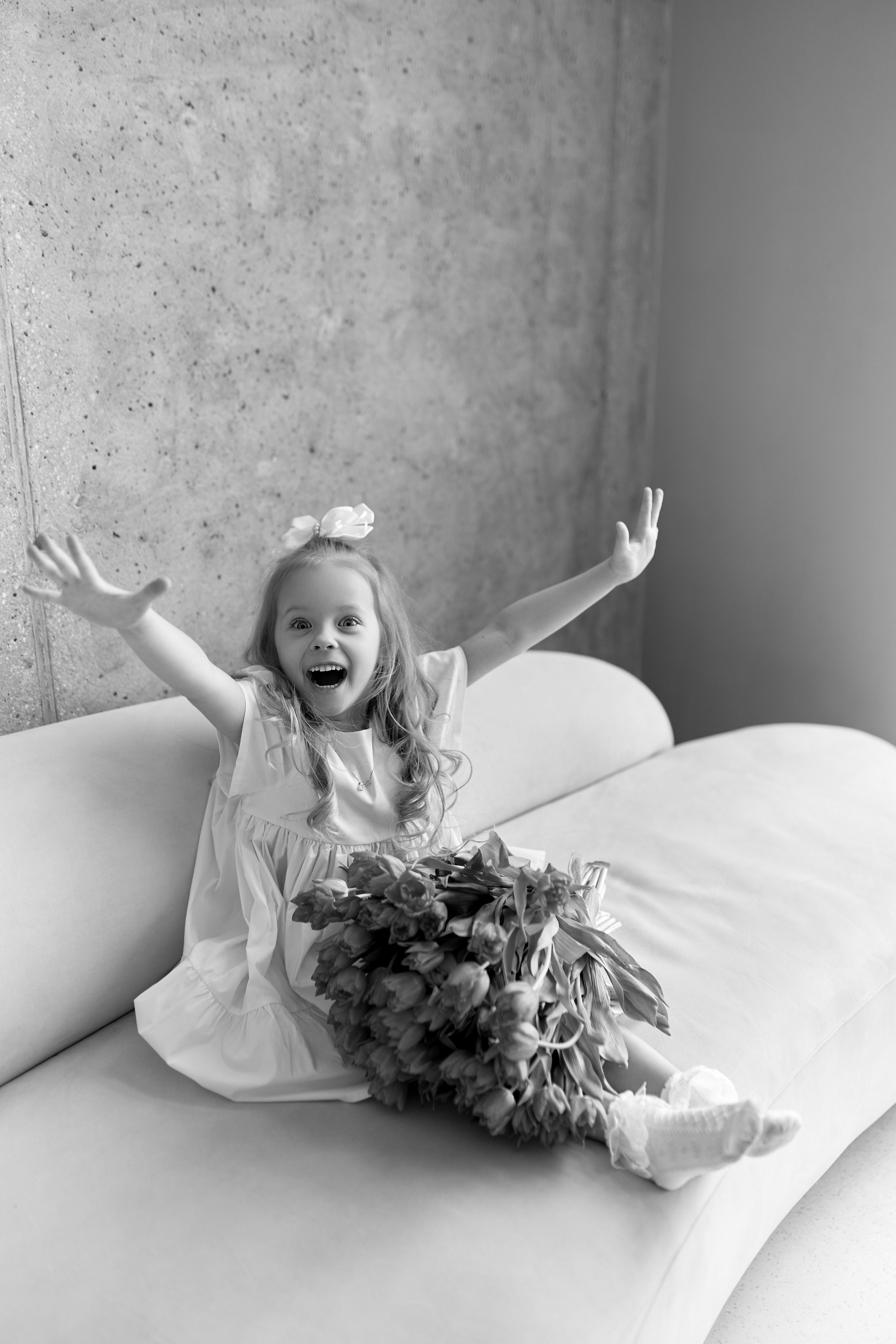 Семейная съемка в фотостудии. Сестры Карабаза. Фотографы и ретушеры в Москве и Санкт-Петербурге