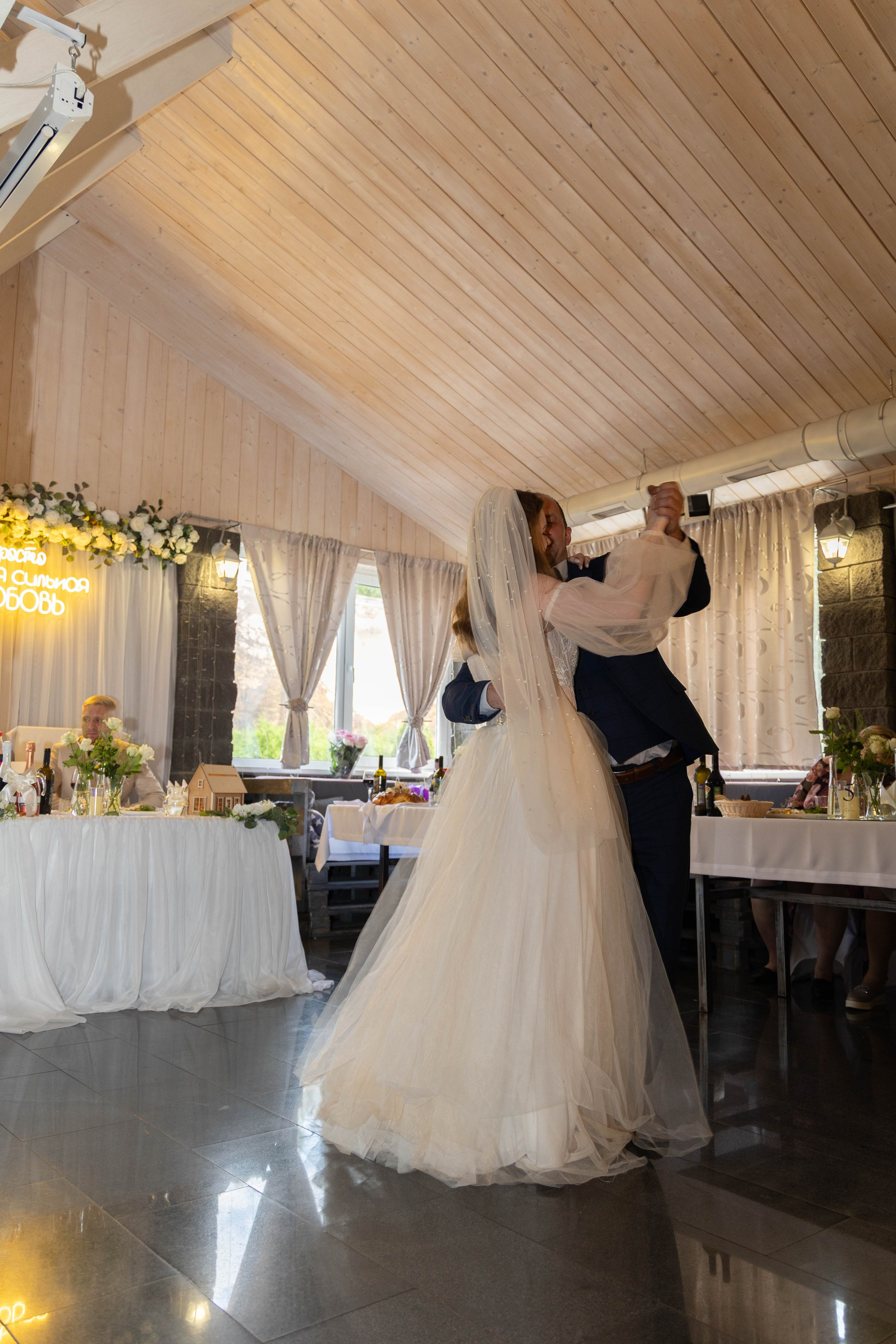 Свадебная фотосессия свадебный фотограф Татьяна Марсуверских свадебная фотопрогулка Москва Жуковский. Фотограф для маркетплейсов, фотоуслуги в Жуковском Татьяна Марсуверских