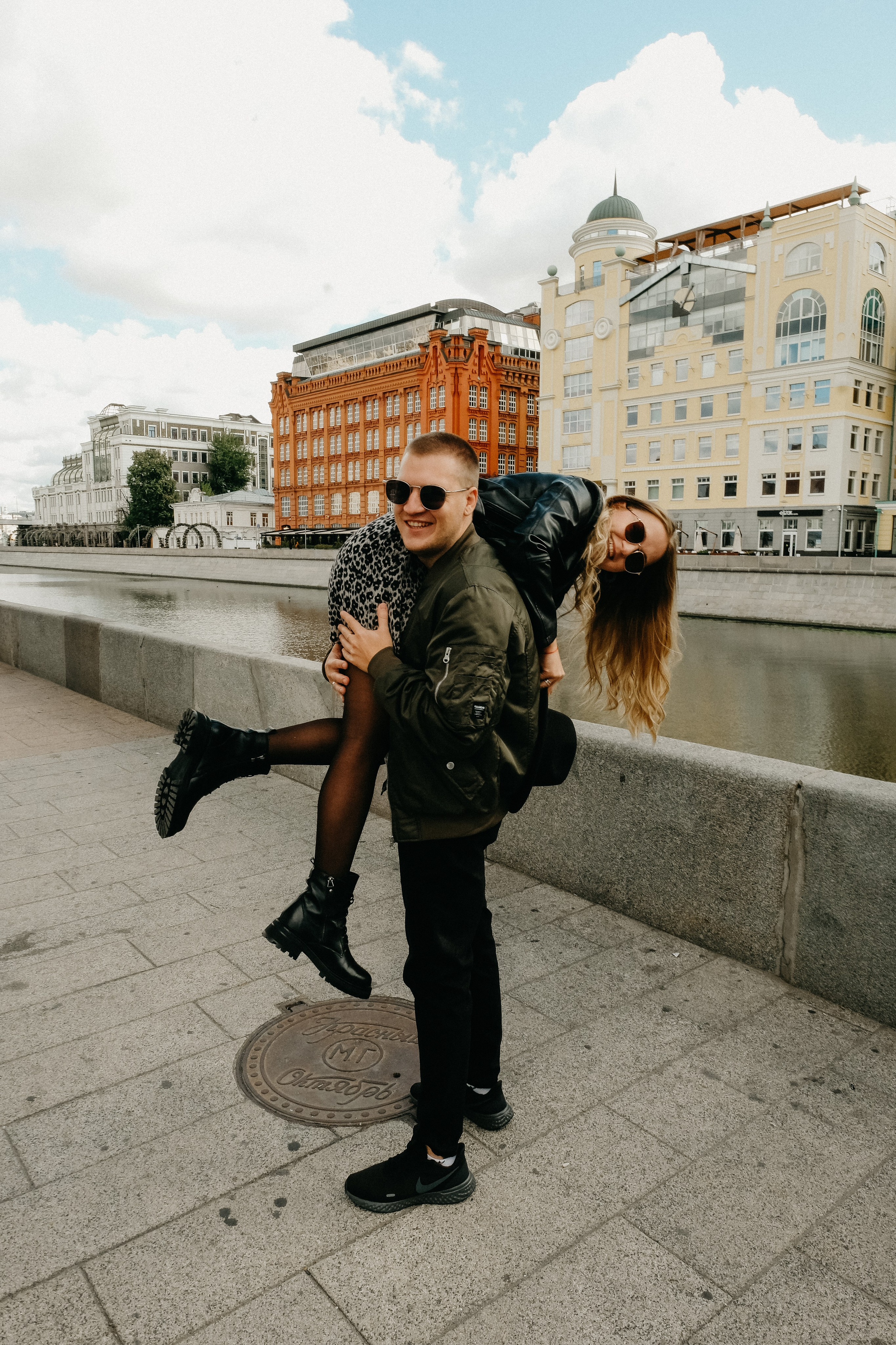 Солнце на Красном Октябре. Свадебный фотограф Александра Тюлякова