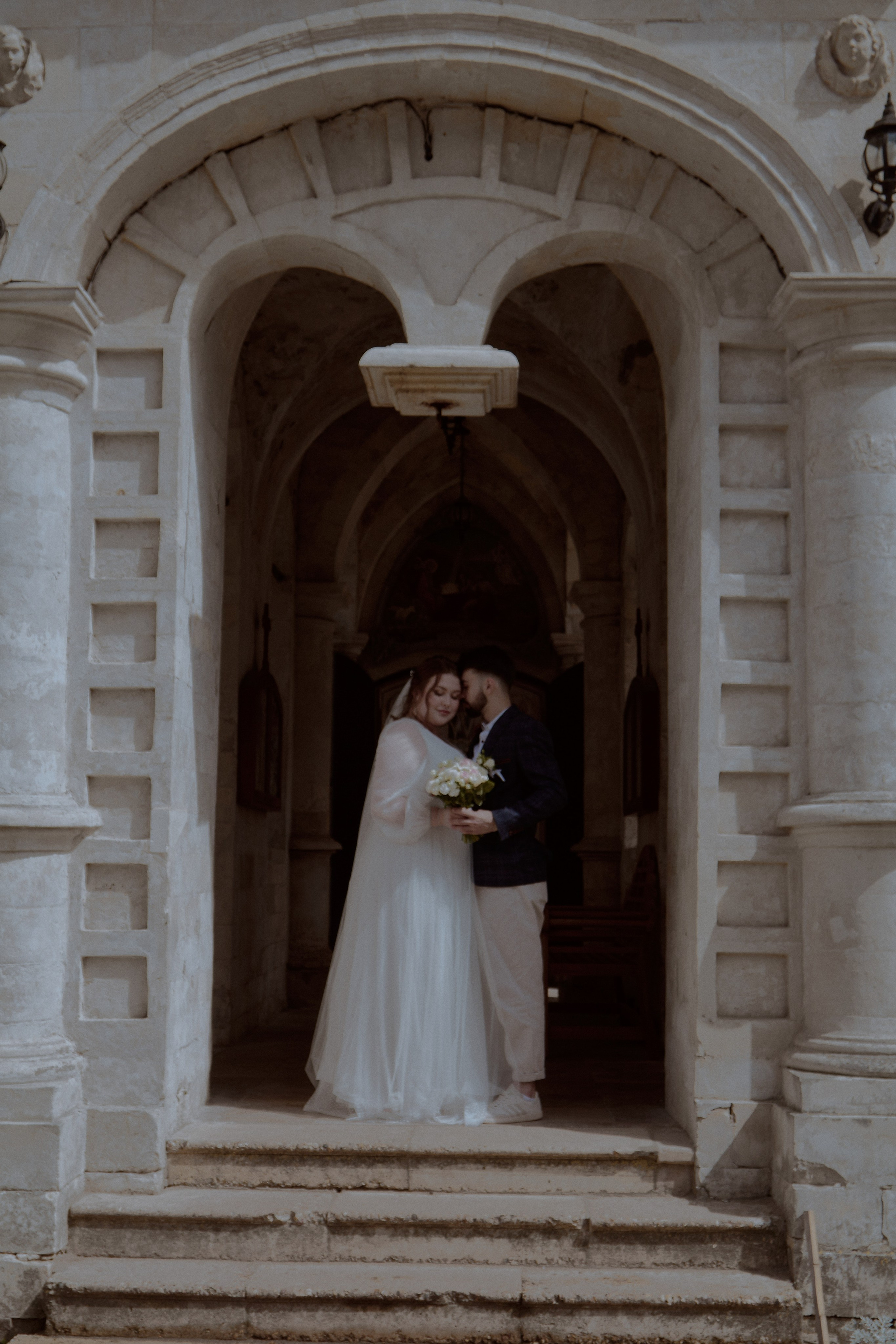 Виктория и Даниэль. Владимирский храм. Фотограф лавстори Москва/МО Приятелева Ангелина