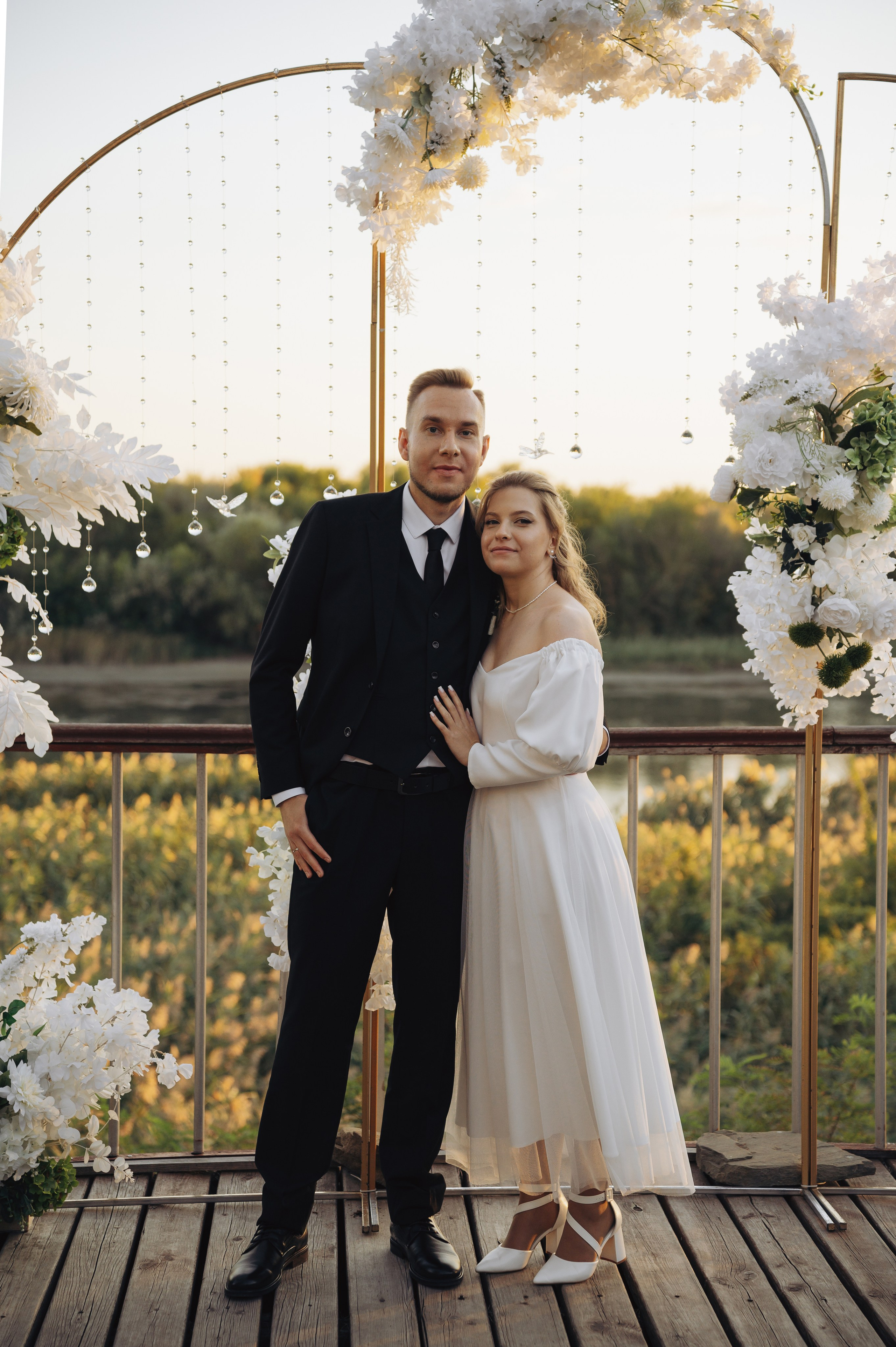 Свадебная съемка в Ростове, прогулка на яхте и семейный ужин за городом