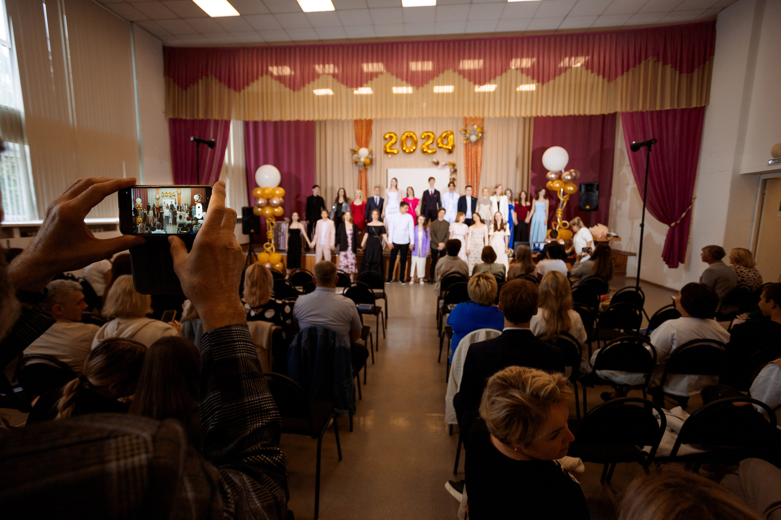 ВРУЧЕНИЕ АТТЕСТАТОВ: Пример. Все фото. Профессиональный фотограф в Ижевске Леша Петров