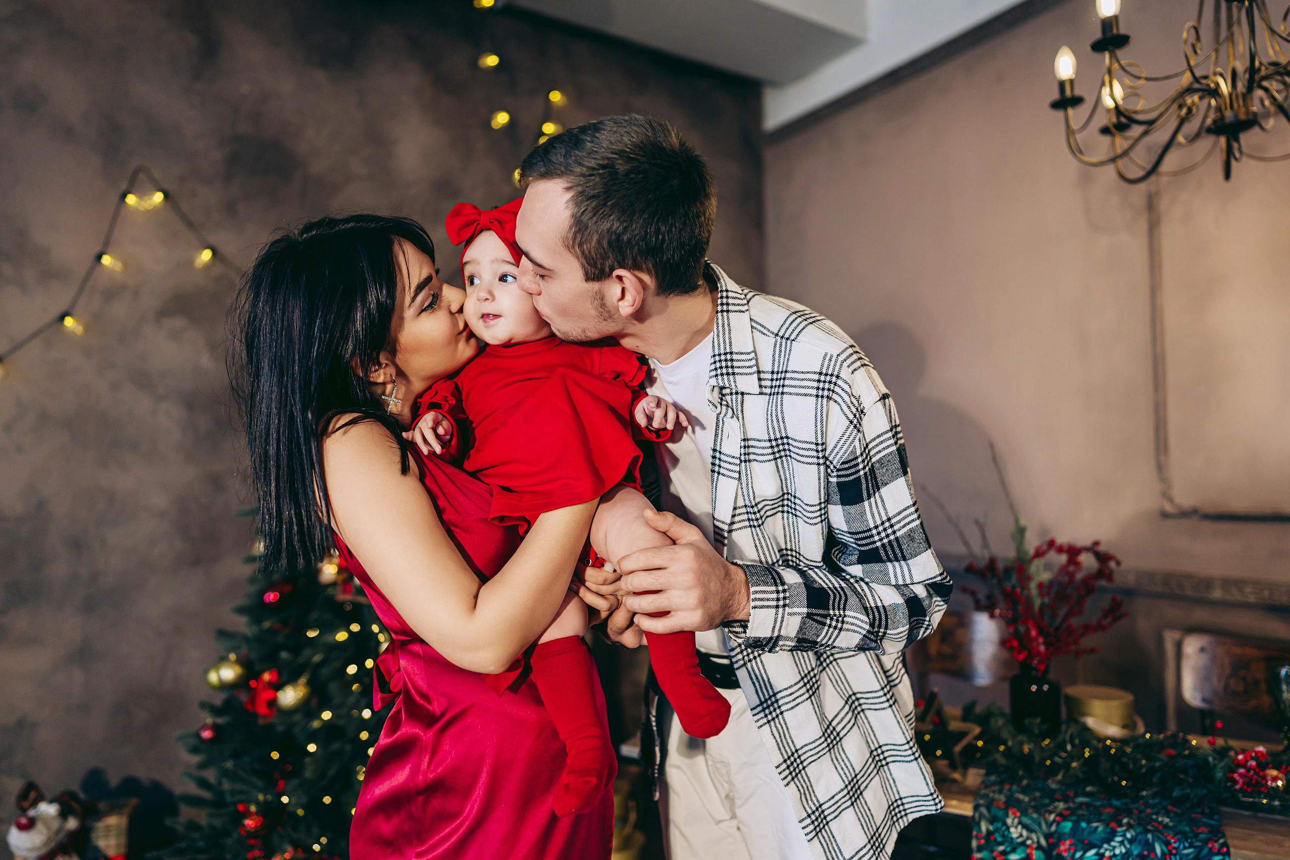 Семейная фотосессия в студии с ребенком