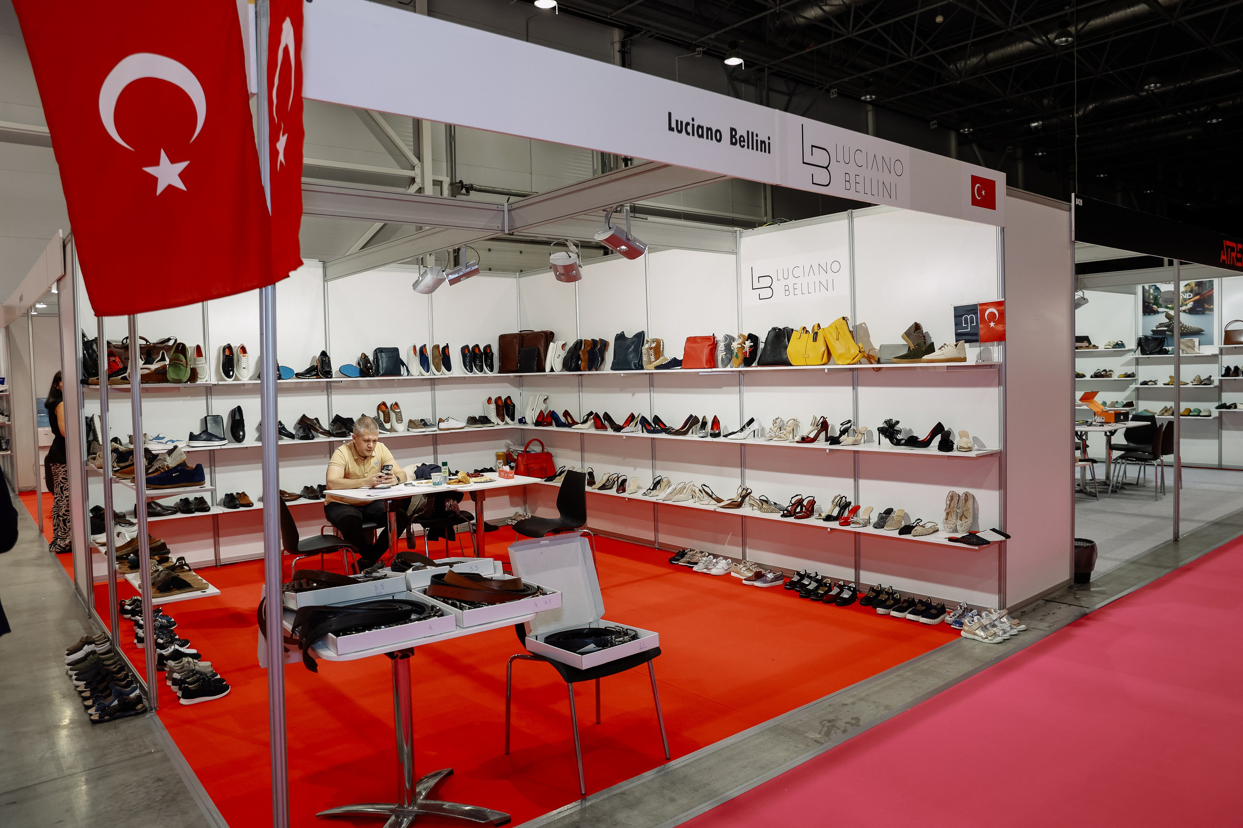 Обувная выставка Shoesstar в Экспоцентре. Фотограф Юлия Мальцева