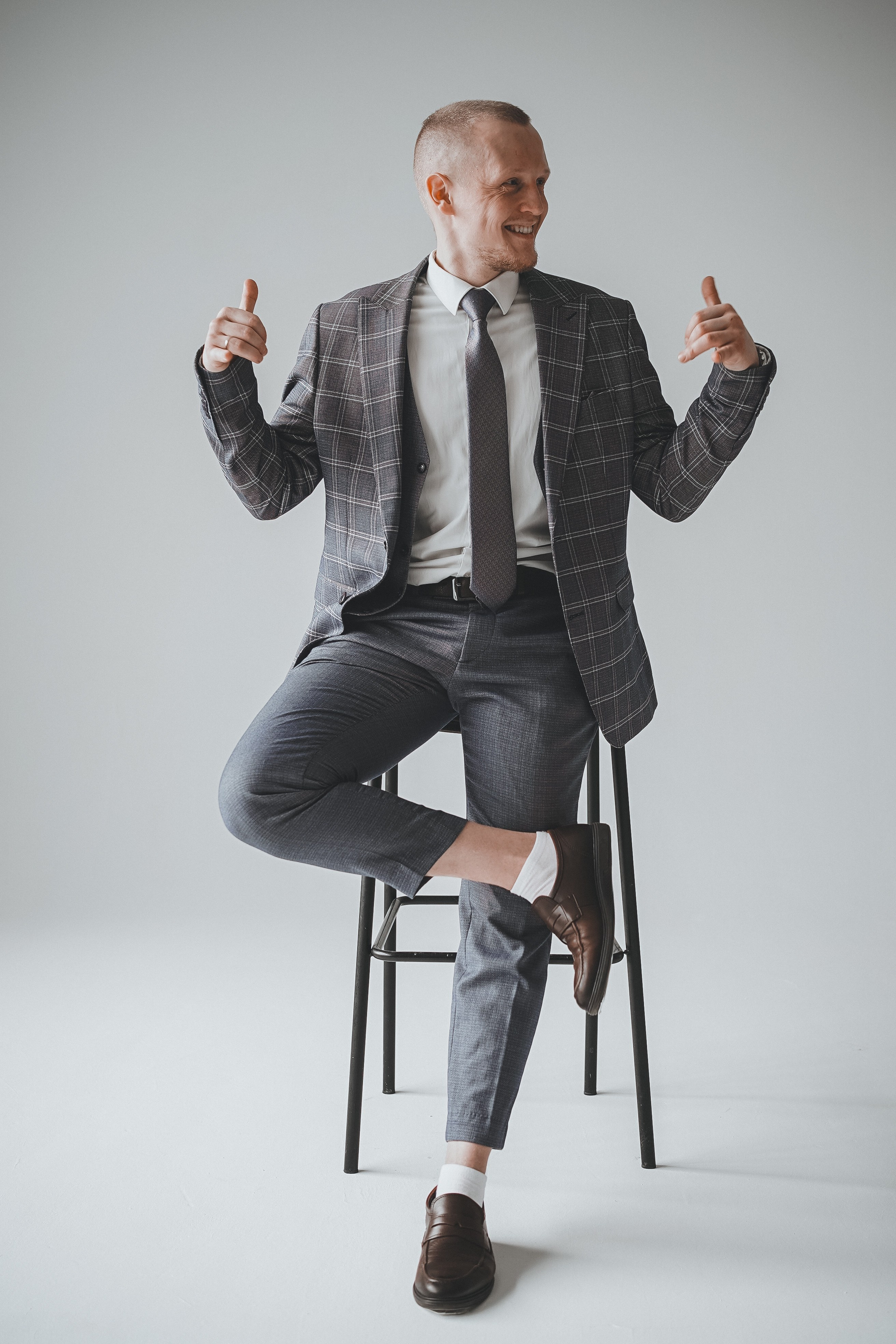 Ведущий Тимофей. Фотограф