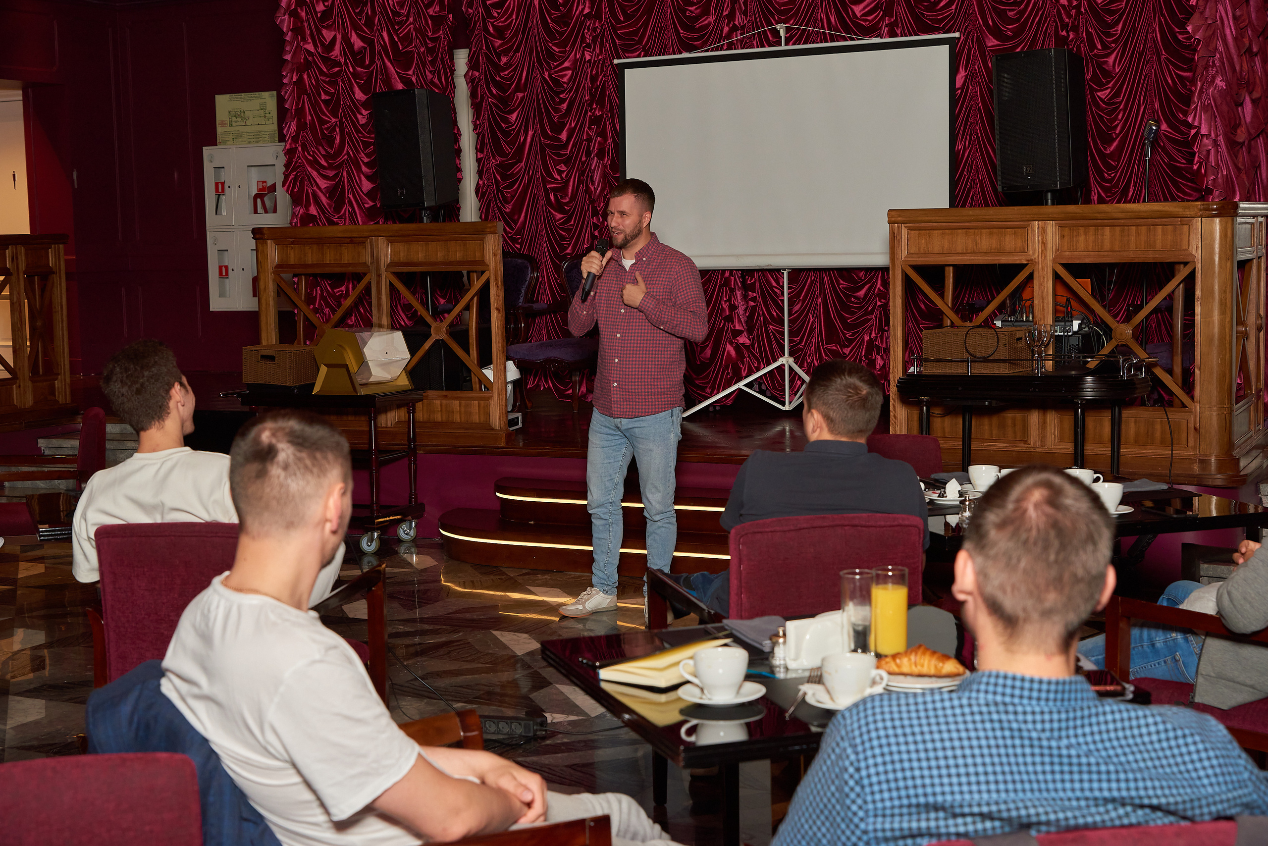 Репортаж Бизнес клуба "Бизнес завтрат в казино Tiger de cristal. Фотограф для жизни, бизнеса и соц сетей Ирина Нечет, Владивосток