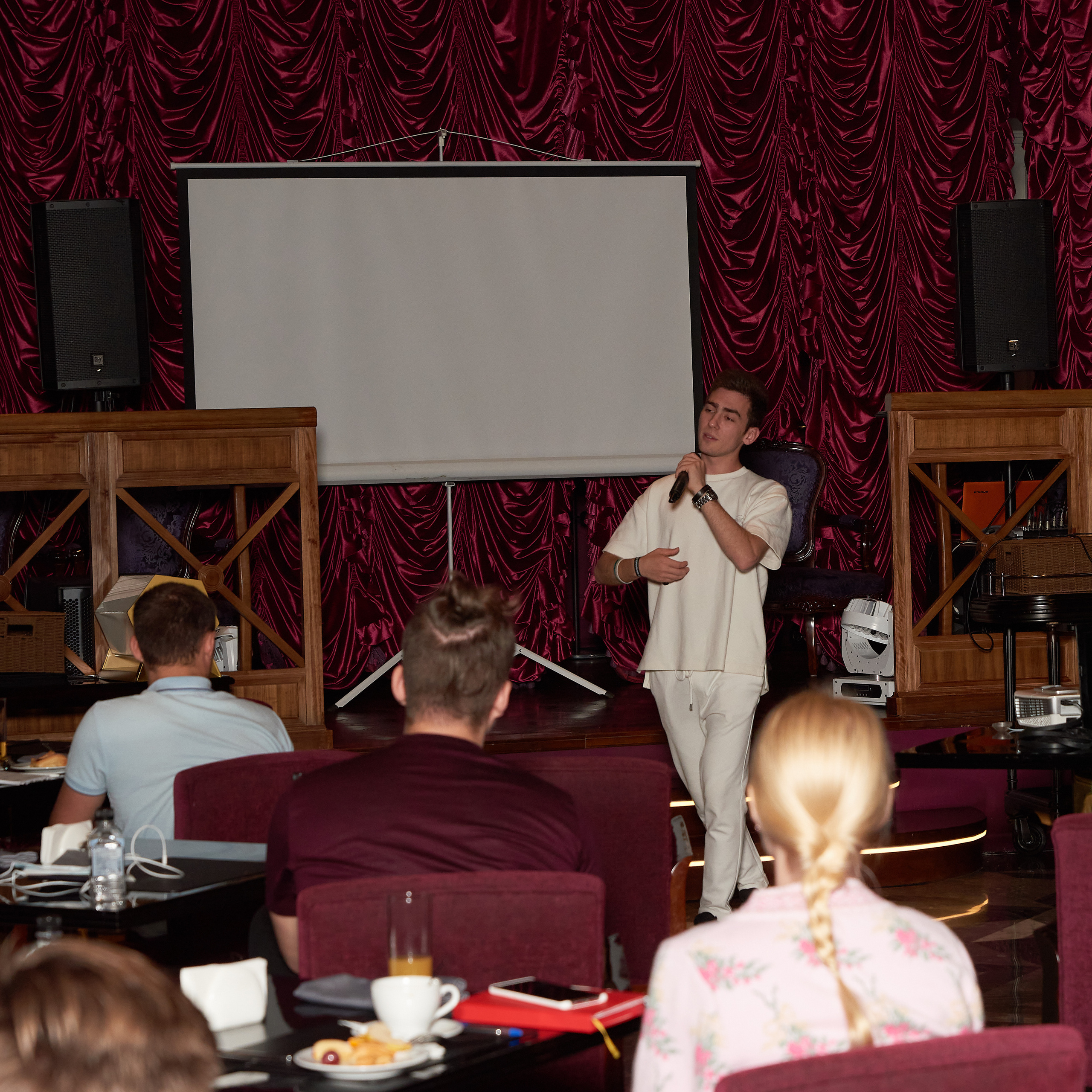 Репортаж Бизнес клуба "Бизнес завтрат в казино Tiger de cristal. Фотограф для жизни, бизнеса и соц сетей Ирина Нечет, Владивосток