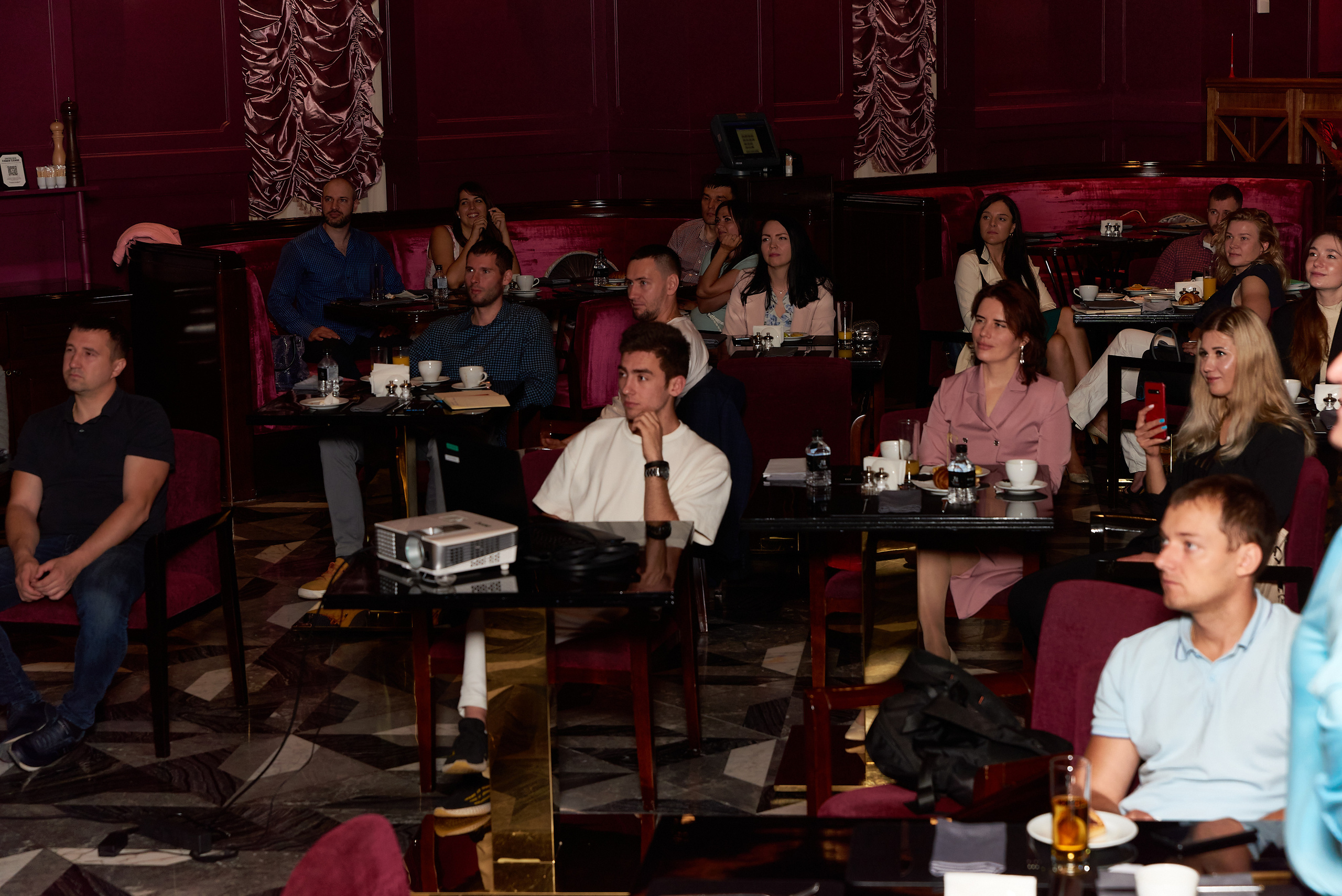 Репортаж Бизнес клуба "Бизнес завтрат в казино Tiger de cristal. Фотограф для жизни, бизнеса и соц сетей Ирина Нечет, Владивосток