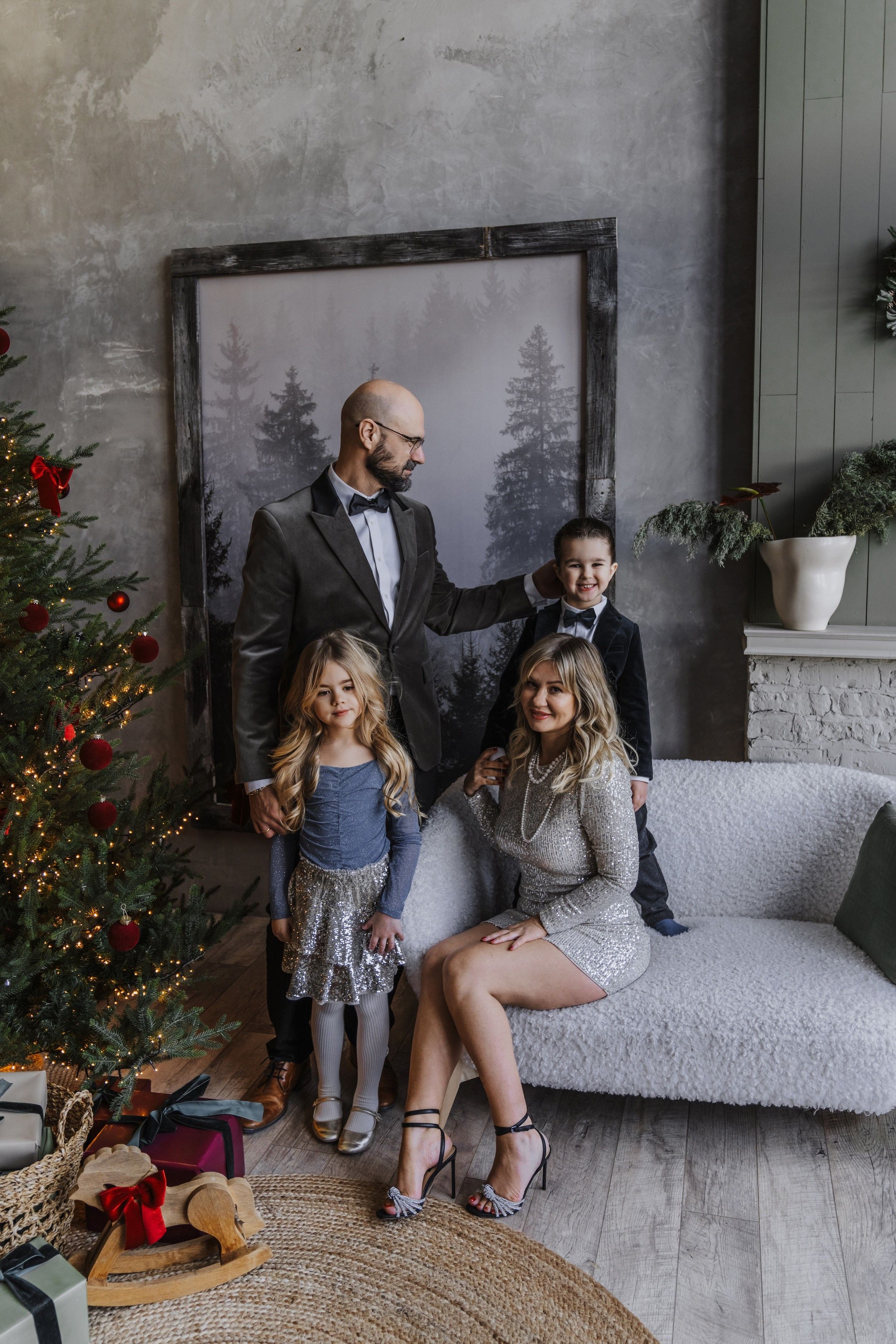 Лиза, Скарлетт, Винсент и Деннис. Минск, Рождество. Olga Modjaro