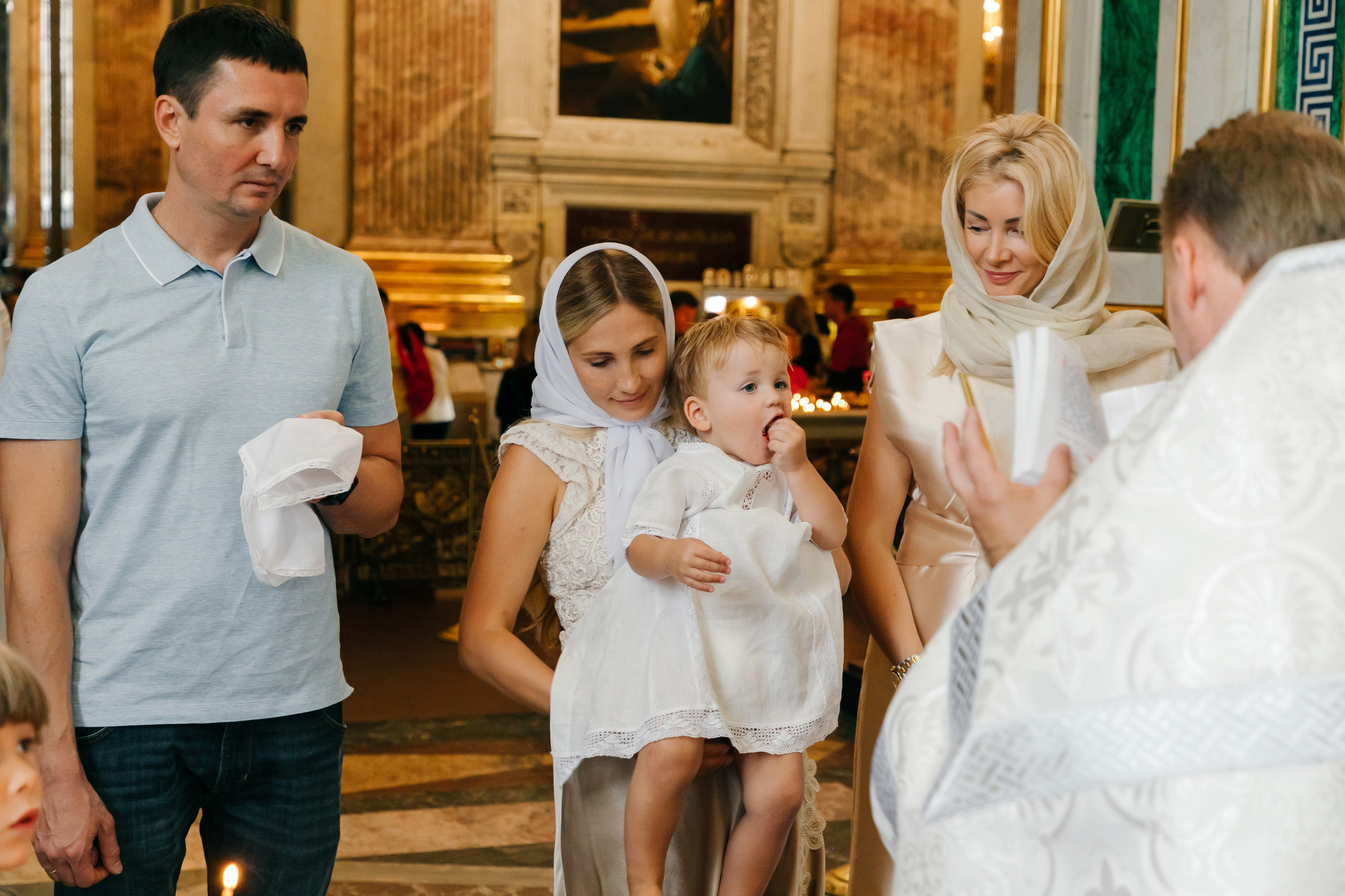 Крещение ребенка в Исаакиевском соборе, СПб. Фотограф крещение венчание в Петербурге! Помогает подобрать храм и посоветовал душевного батюшку в СПб