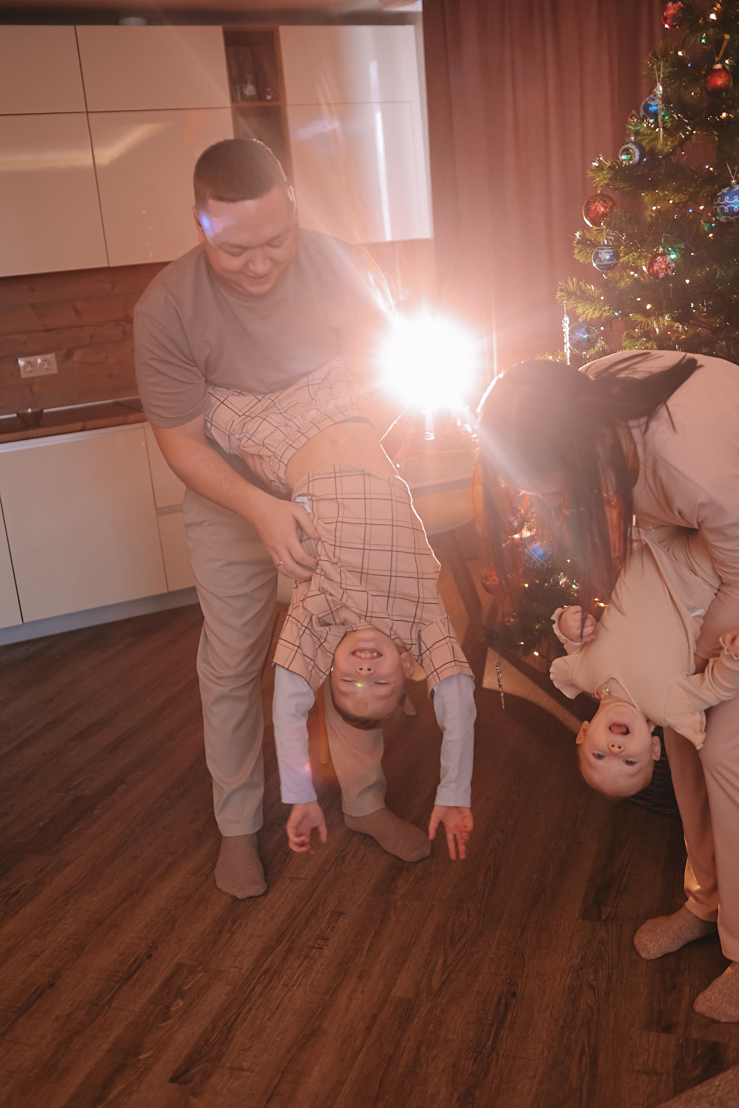 Дома. Семейный фотограф Тюмень, фотограф на роды Салмина Мария