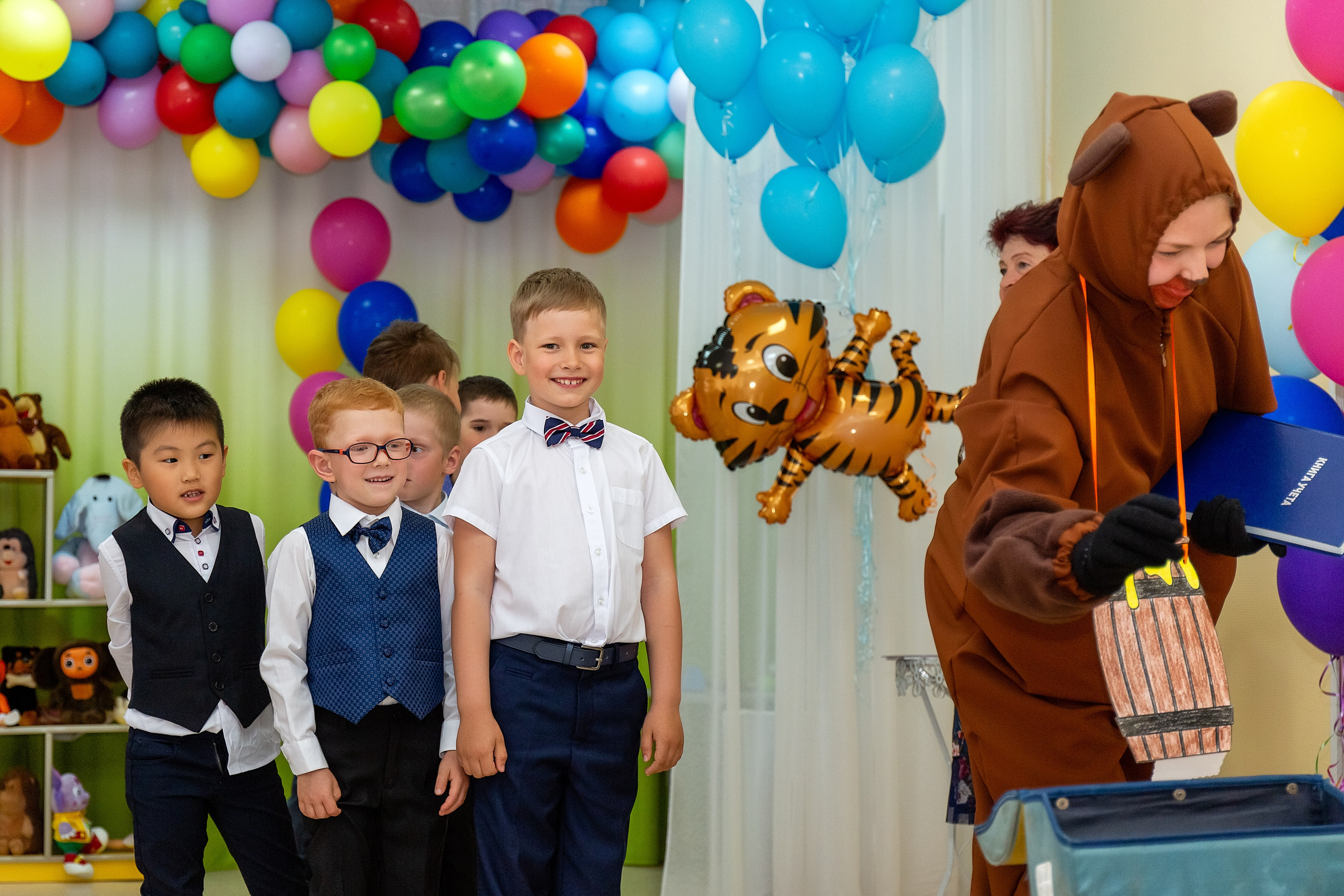 Выпускной. Детский сад «Тигрёнок». Стильный выпускной альбом Владивосток фотограф Вероника Мигачева