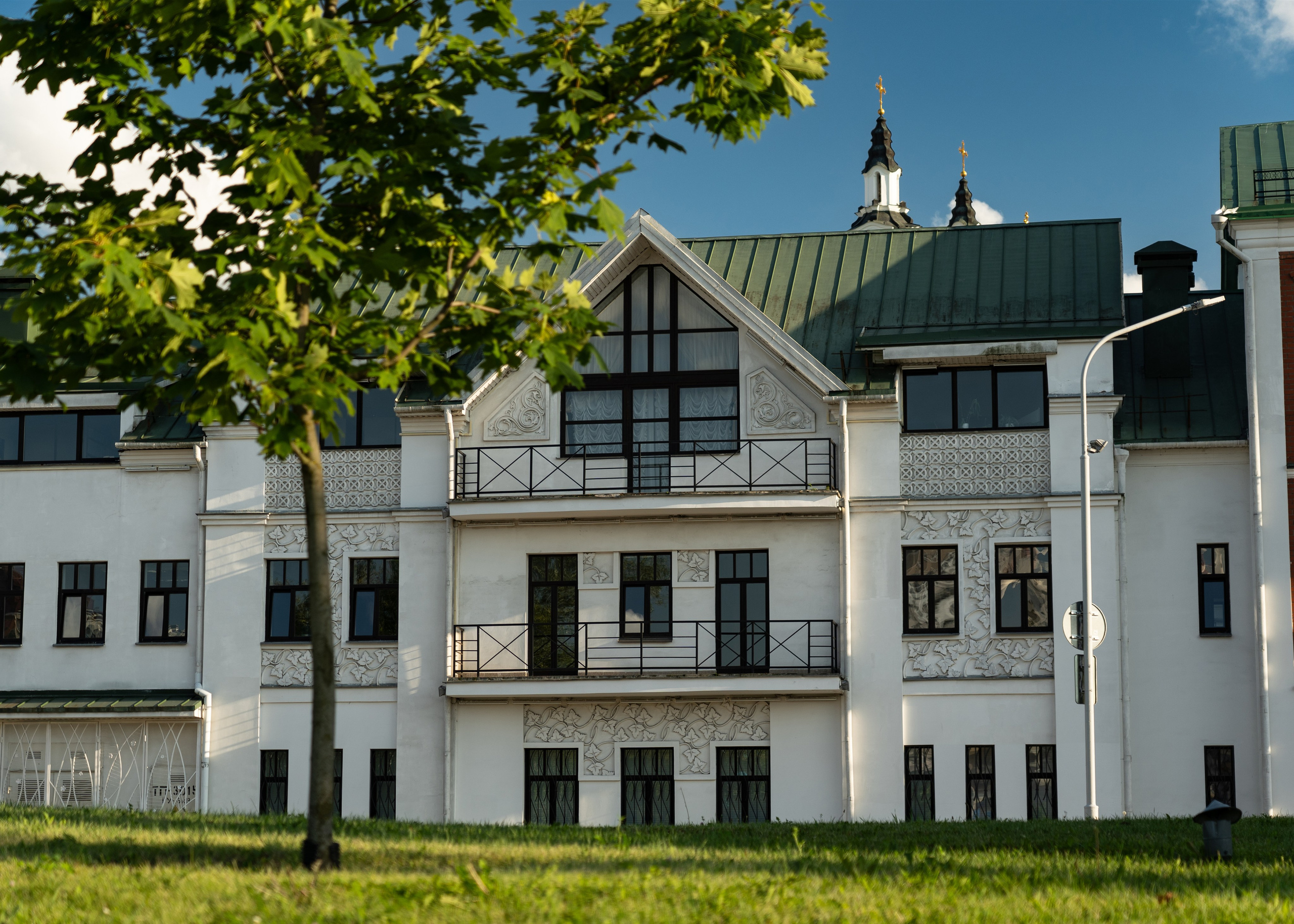 PACKAGES & PRICING. Exclusive Closing Gifts for Top Realtors | Custom House Portraits by Yulia Yurchevskaya