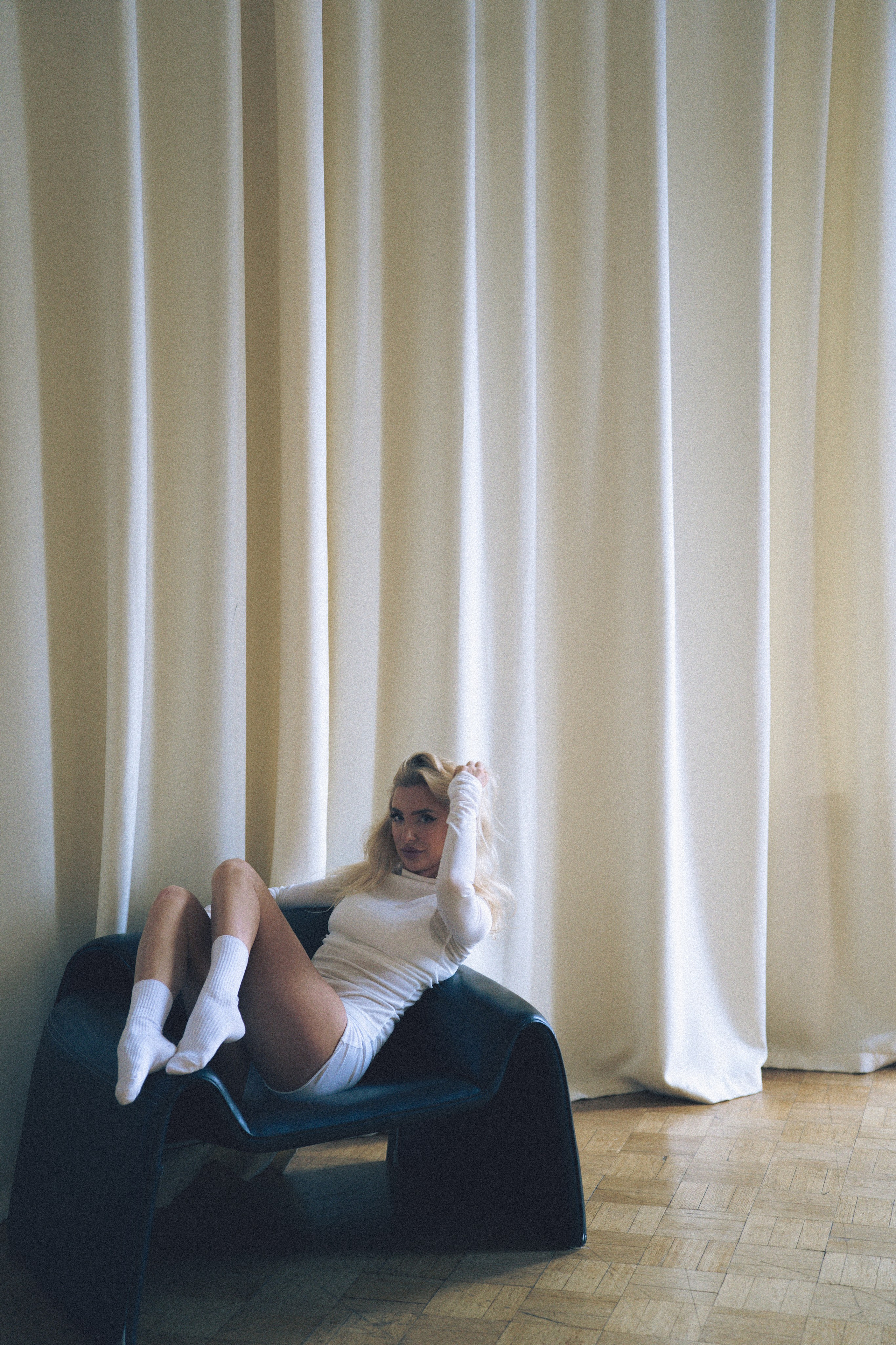 МИНИМАЛИЗМ В СТУДИИ НА ЧЕРНЫШЕВСКОЙ В СТУДИИ С БАЛКОНОМ. Профессиональный фотограф, Санкт-Петербург — Виктория Богомолова