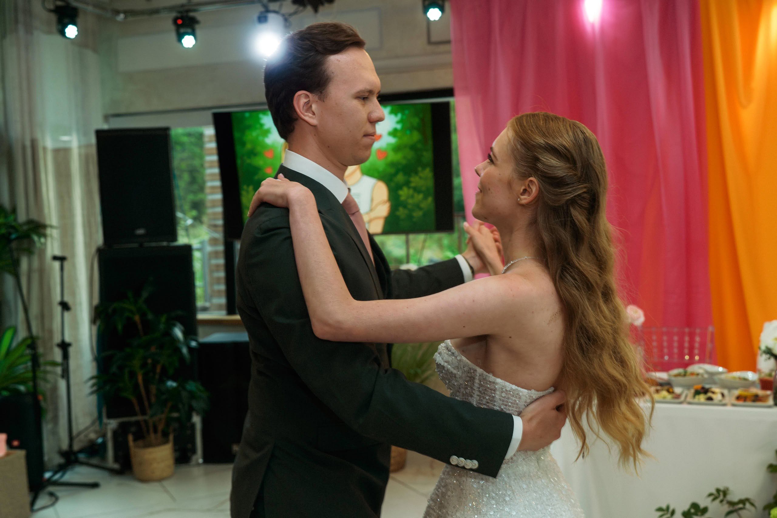 Арина и Илья — свадьба в Петербурге, цифра и плёнка. Свадебный фотограф Дмитрий Родионов — Санкт-Петербург и Ленинградская область