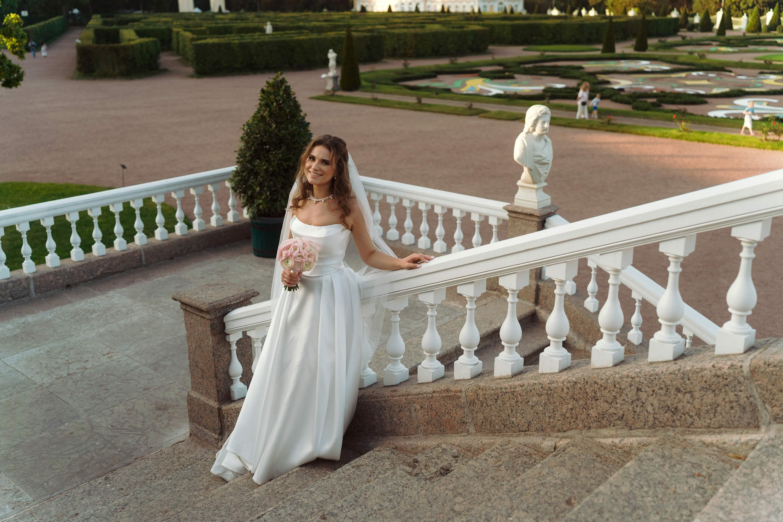 Свадебная прогулка в Ораниенбауме — Саша и Кристина. Свадебный фотограф Дмитрий Родионов — Санкт-Петербург и Ленинградская область