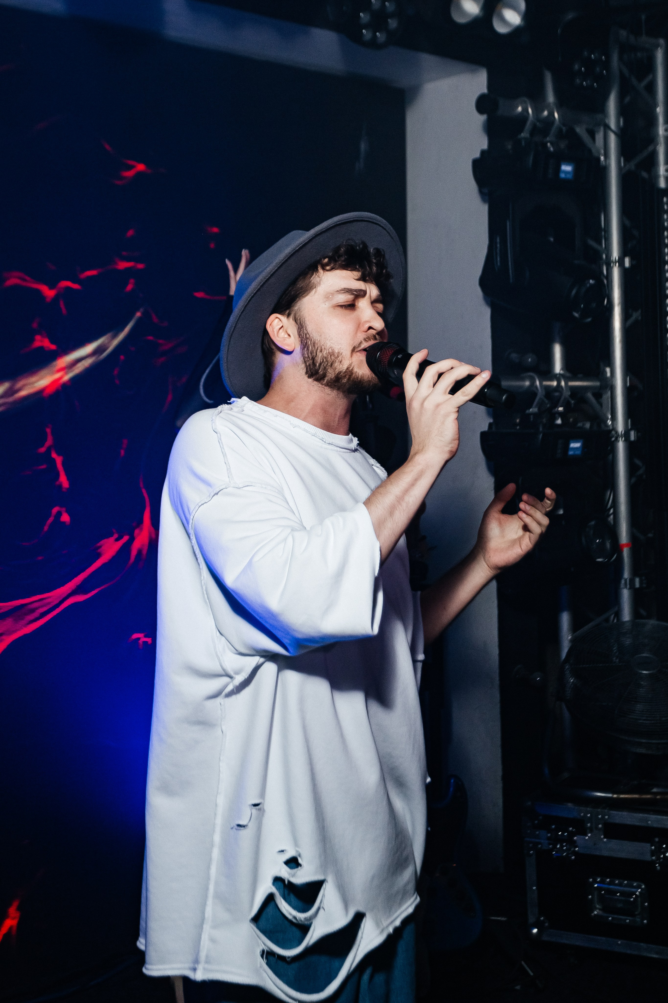 Чайка_на_пляже_Андро_Ялта_24.08.2024. Аминов Руслан | Фотограф