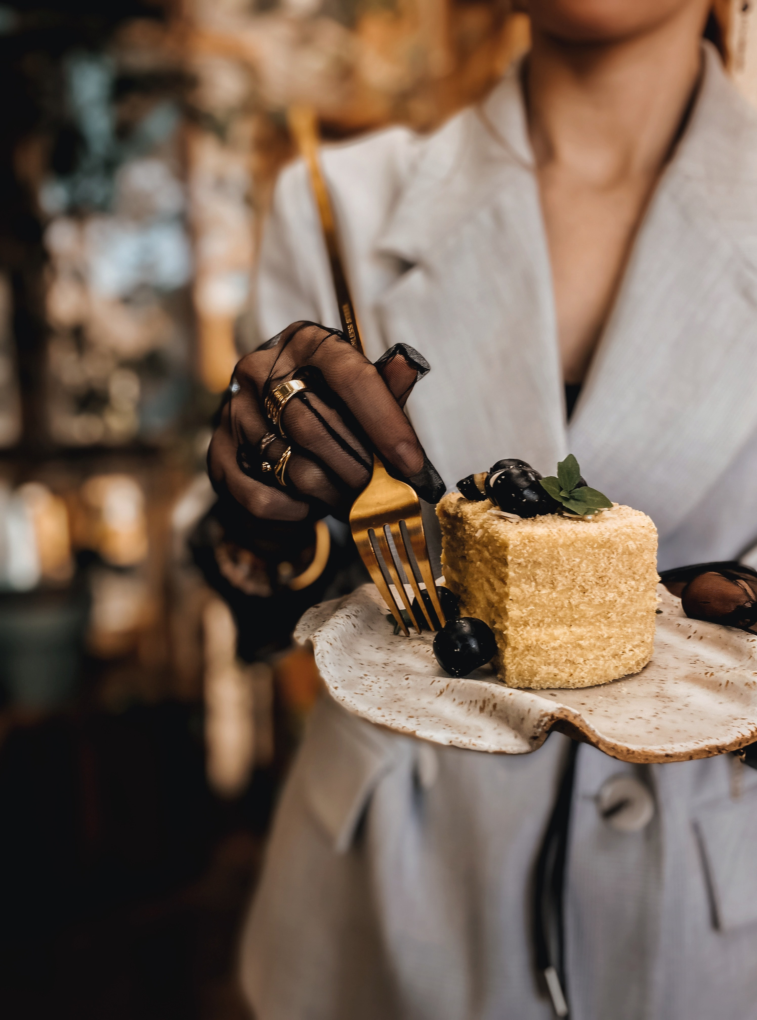 Съёмка творцов в Бюро находок. Olga Popova — Photographer in Morocco