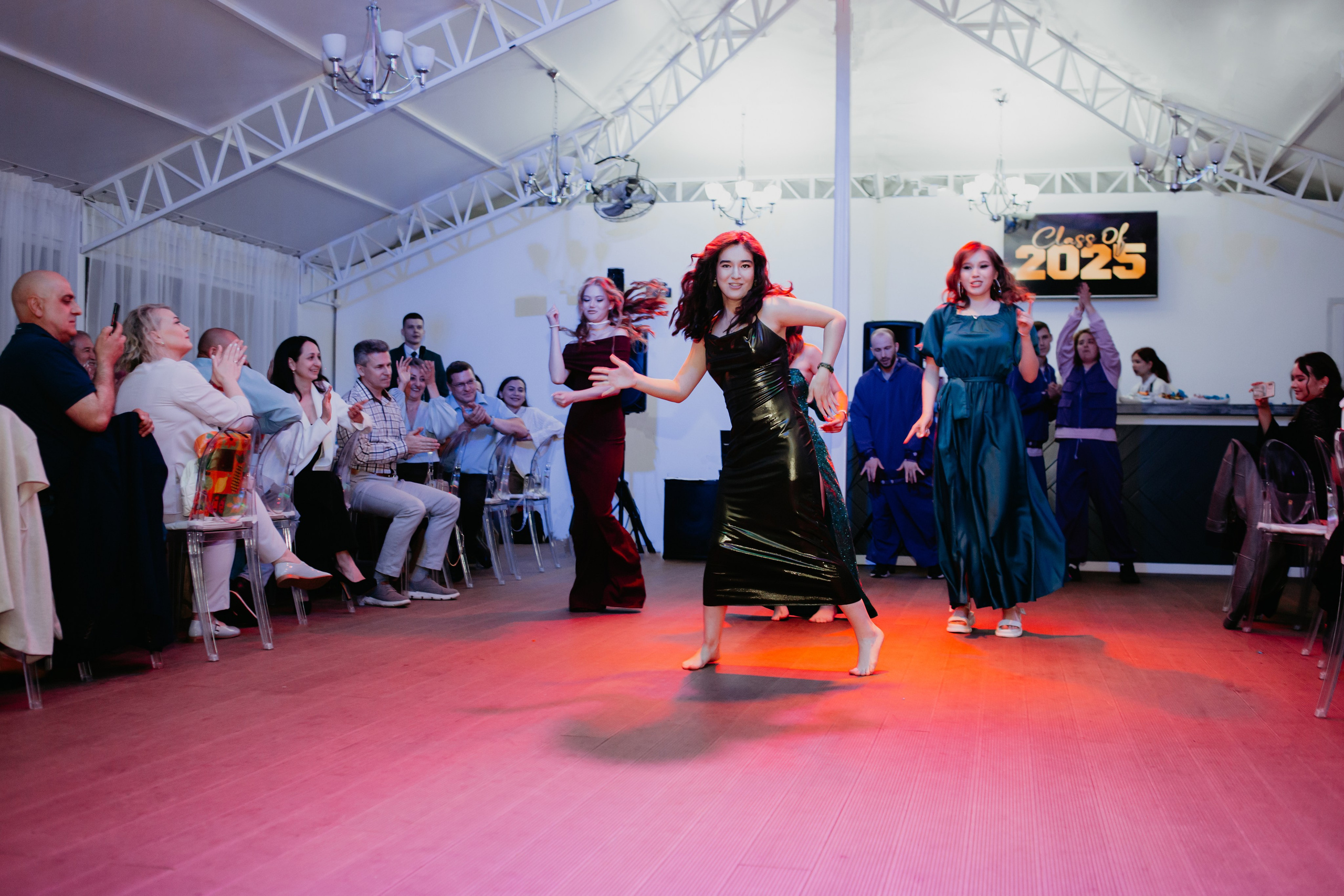 Выпускной 2025 (41 школа) 11 класс. Фотограф в Челябинске Ополихина Анна