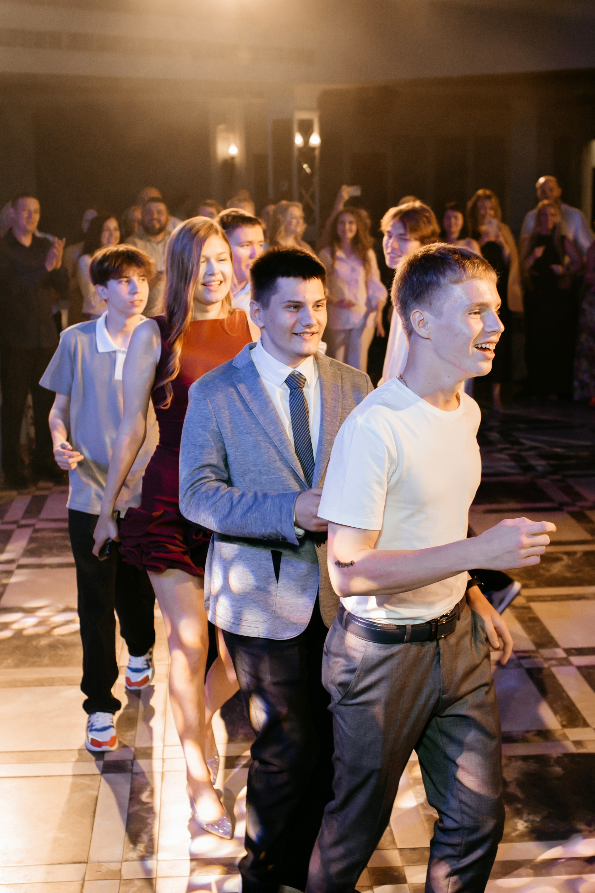 Выпускной 2025 (9класс) 124 школа. Фотограф в Челябинске Ополихина Анна