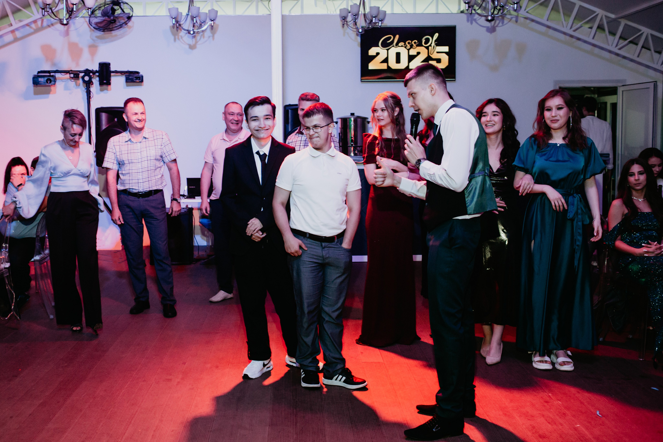 Выпускной 2025 (41 школа) 11 класс. Фотограф в Челябинске Ополихина Анна