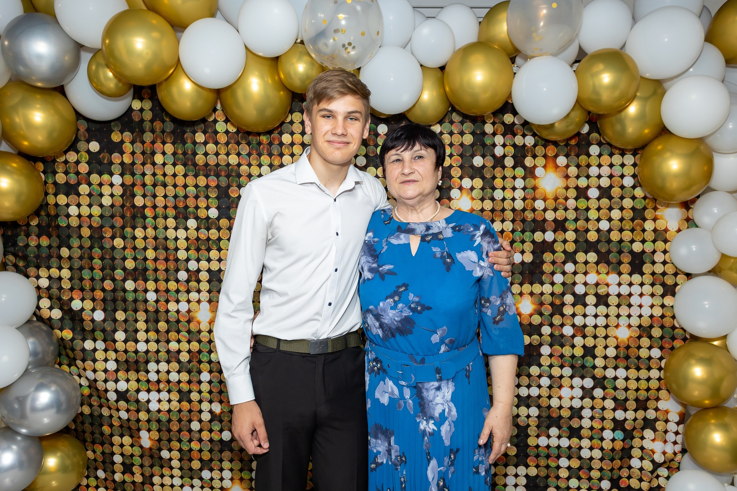 Вручение аттестата и выпускной вечер. Выпускные альбомы Майкоп, Краснодар Елена Золотарева