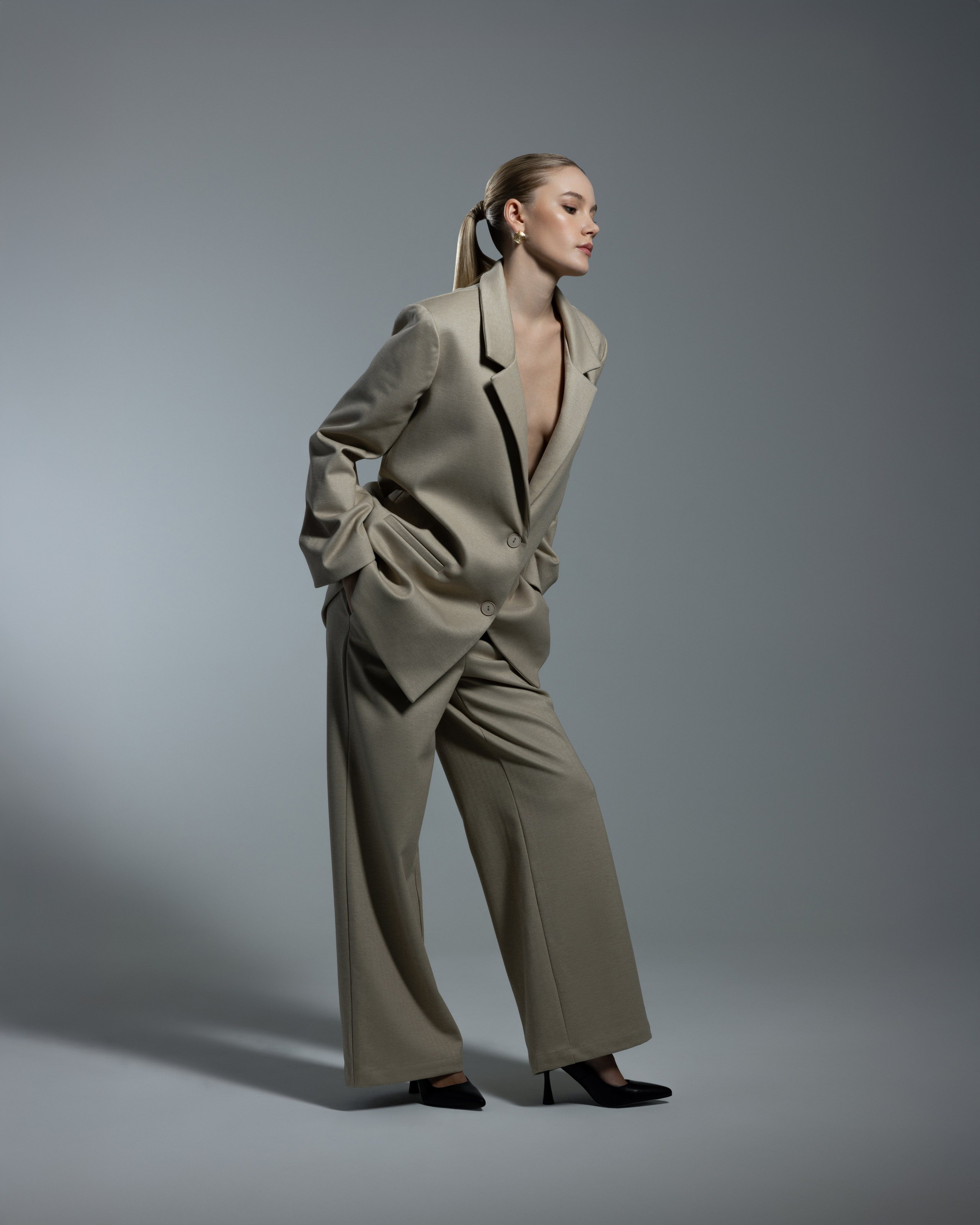 Voix. Photographer. Producer. Retoucher