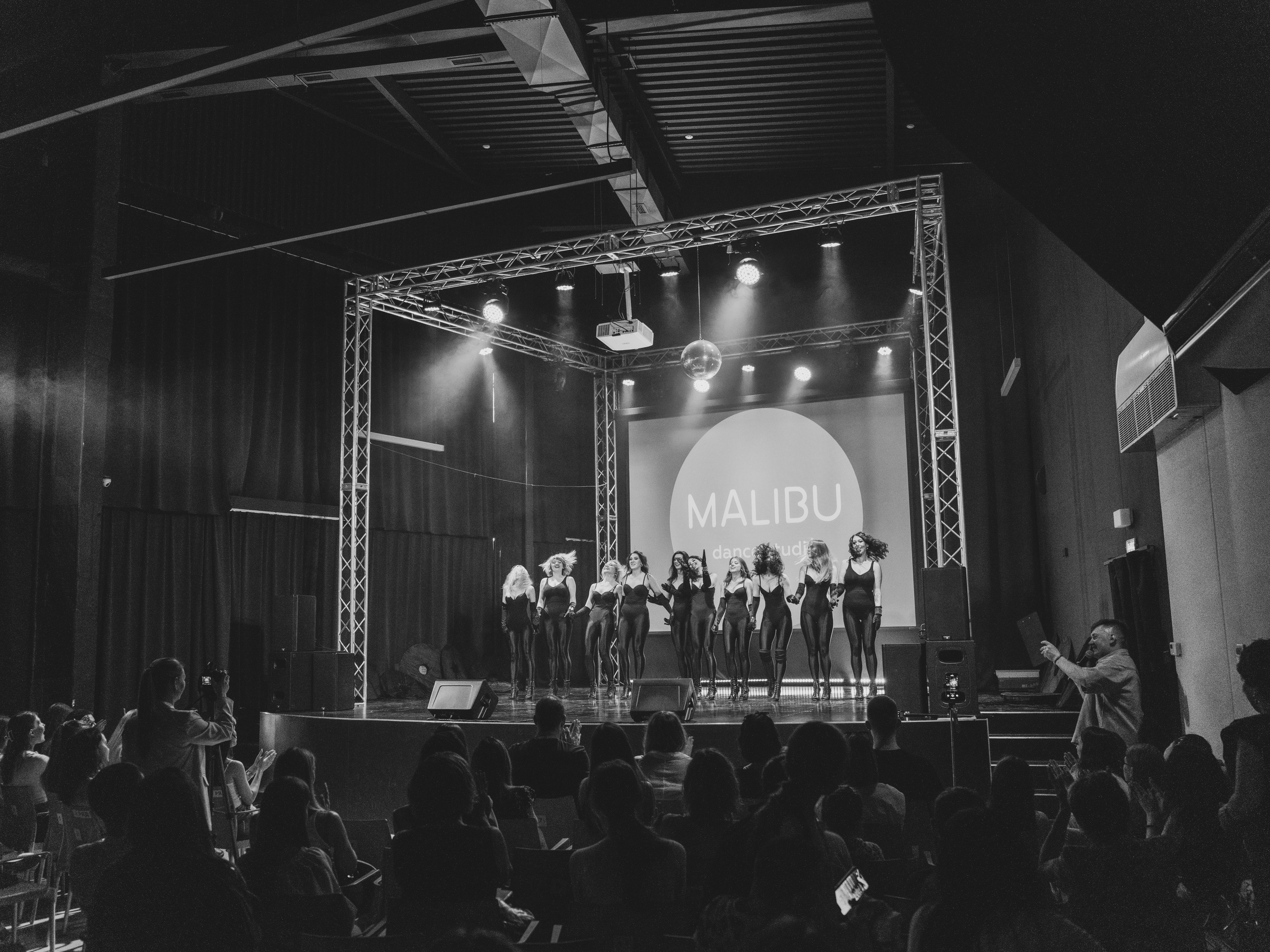 Dance studio Malibu. Фотограф в Иркутске на все важные случаи жизни