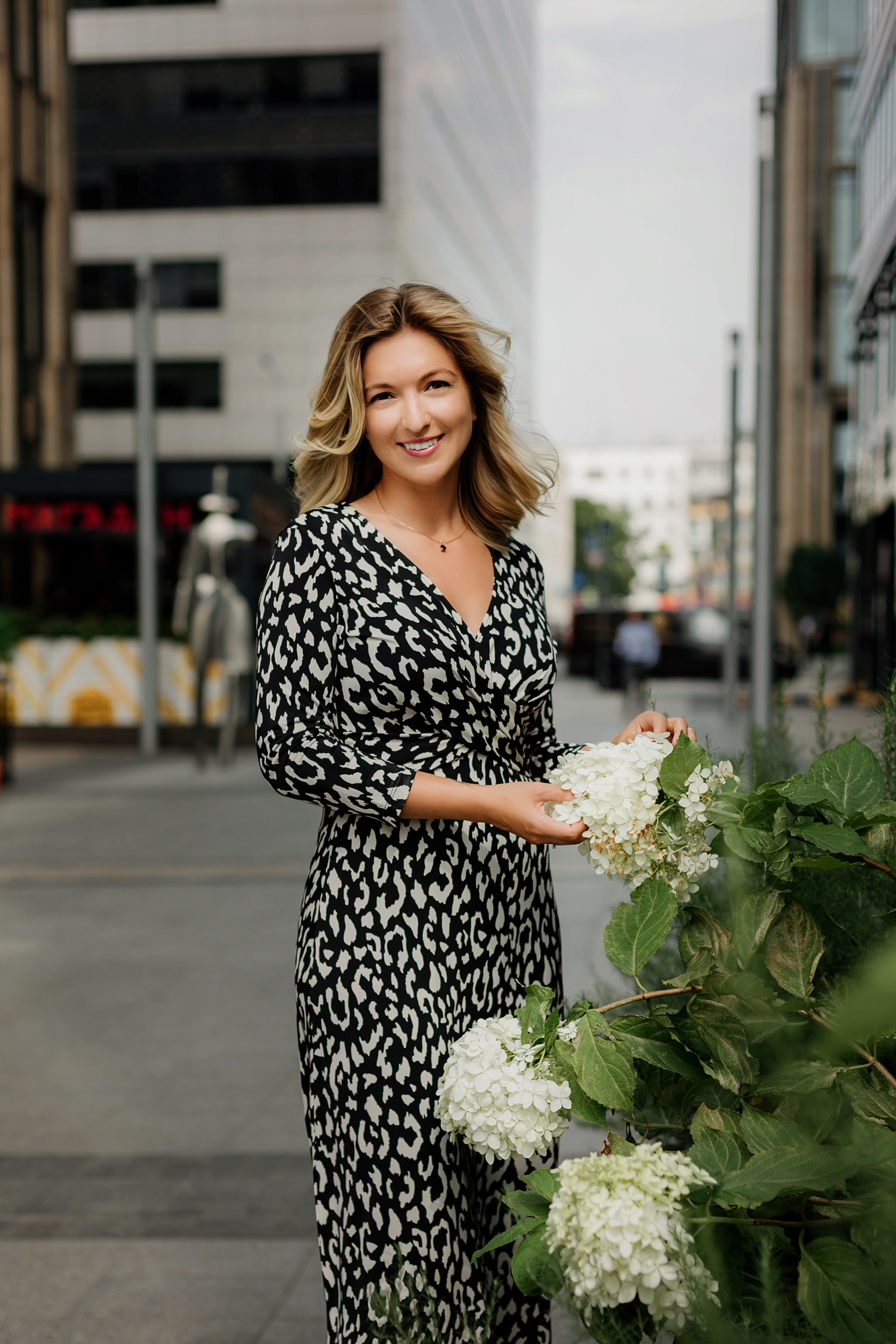 Евгения съемка на Белой площади. Деловая и Бизнес съемка в  Москве Инесса Грушко