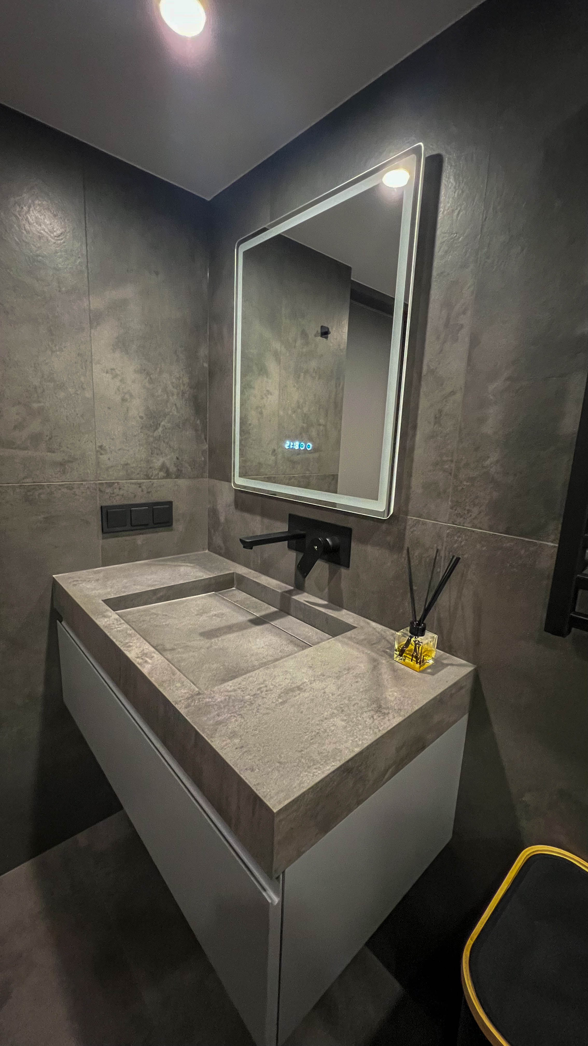 The apartment is on two levels. Fotograf Dmitrii Donets