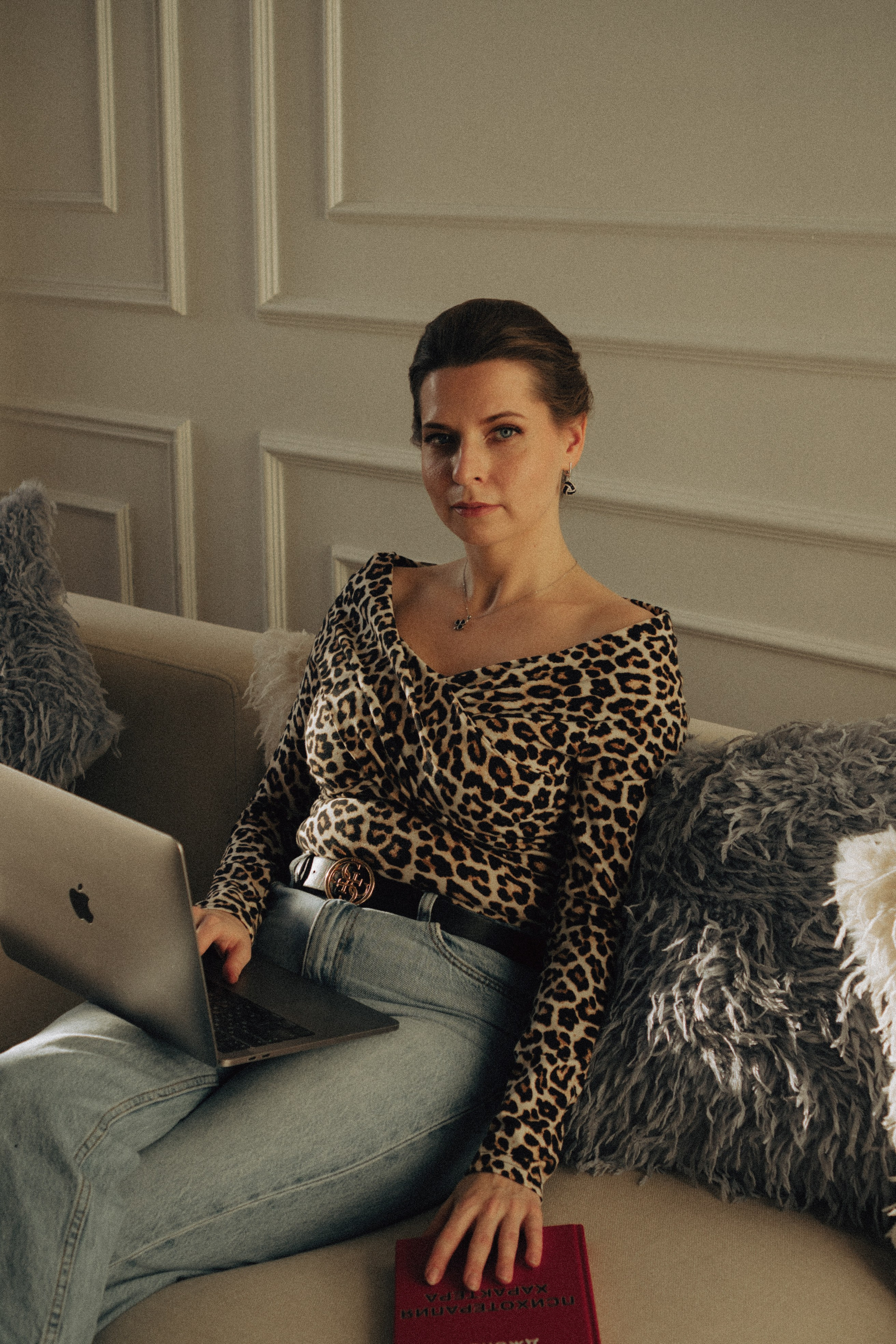 ФОТОСЕСИИЯ В СТУДИИ ДЛЯ ДЕВУШКИ ПСИХОЛОГА. Профессиональный фотограф, Санкт-Петербург — Виктория Богомолова