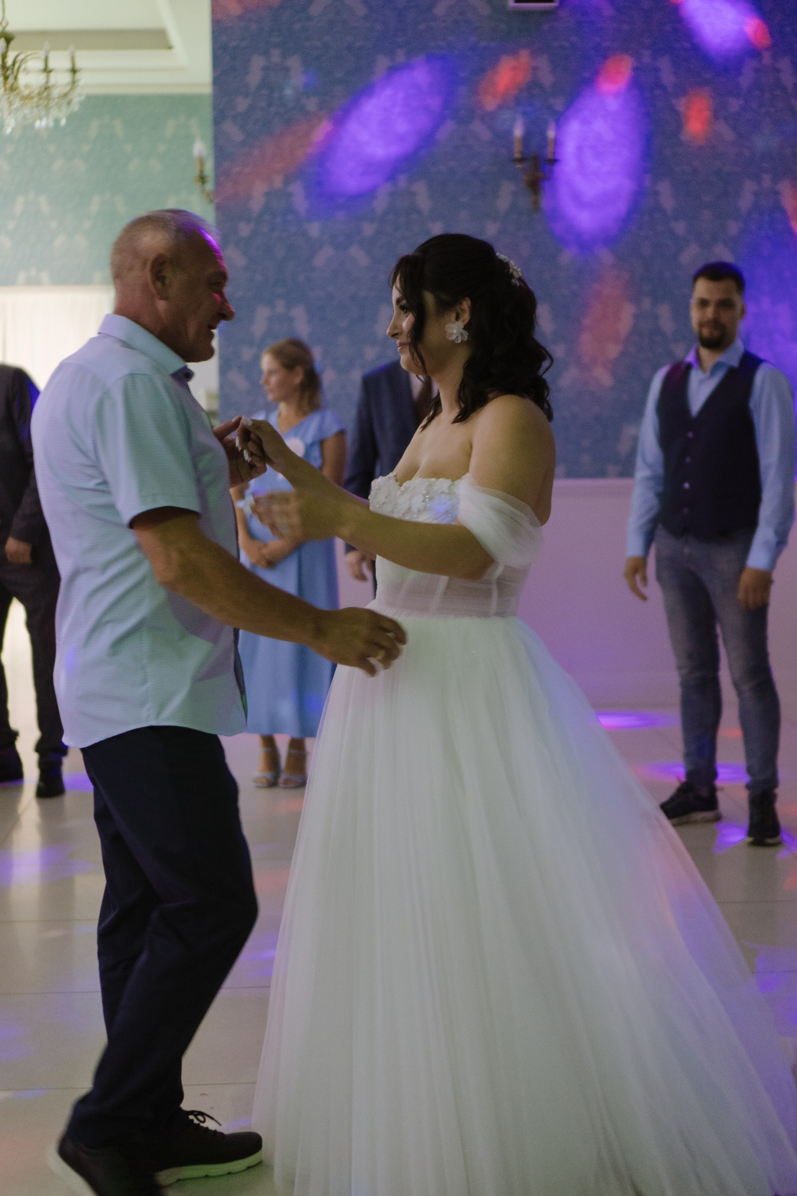 ТАНЕЦ ОТЦА И ДОЧЕРИ НА БАНКЕТЕ (СВАДЕБНАЯ ФОТОСЕСИИЯ БАНКЕТА). Профессиональный фотограф, Санкт-Петербург — Виктория Богомолова