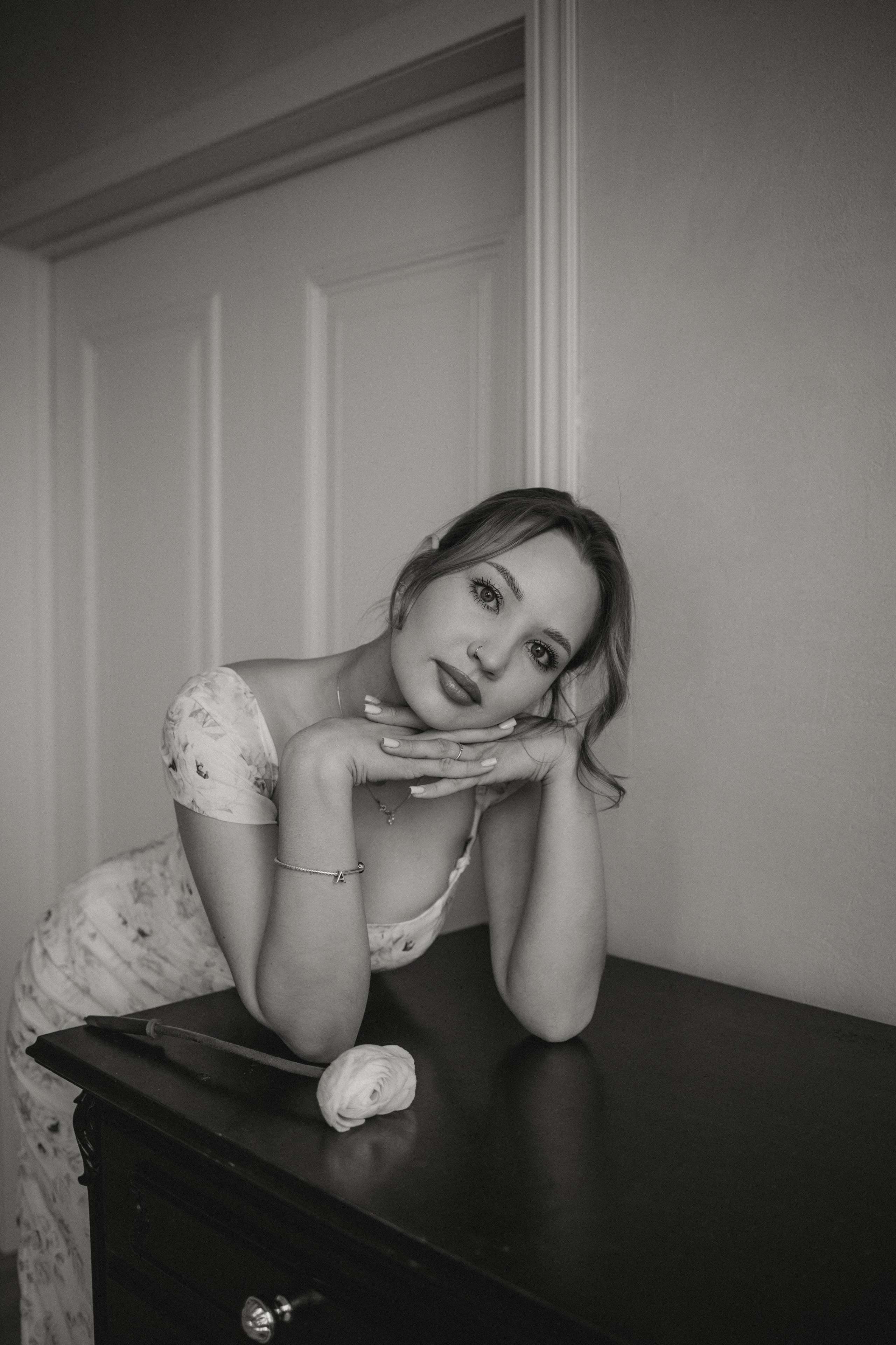 Женский портер в студии (февраль, 2026 г.), г. Обнинск (Калужская обл.). Надежда Стар семейный и церковный фотограф в Жукове и Калужской области