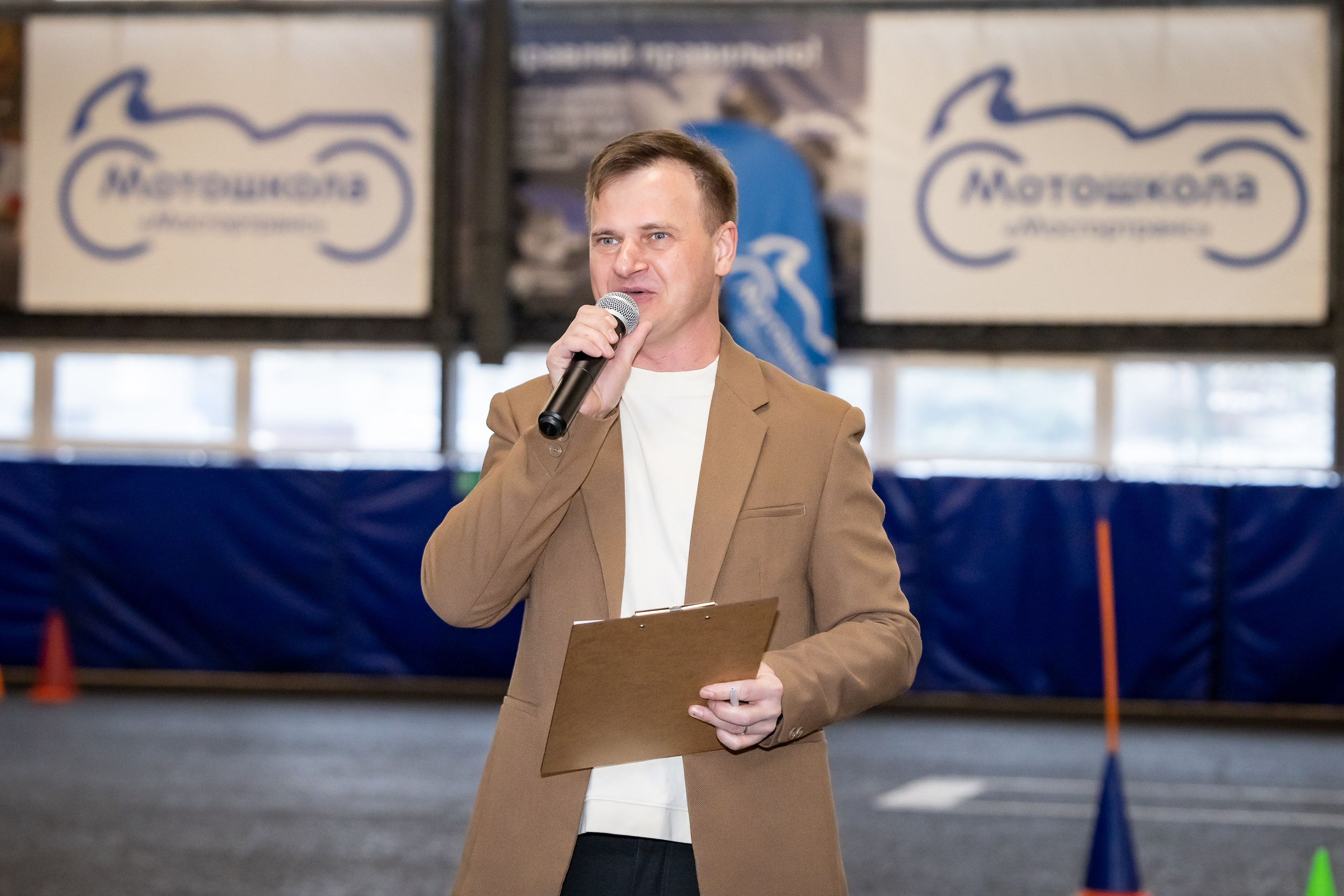 Соревнования в Мотошколе «Мосгортранс». Фотограф Владимир Охрименко