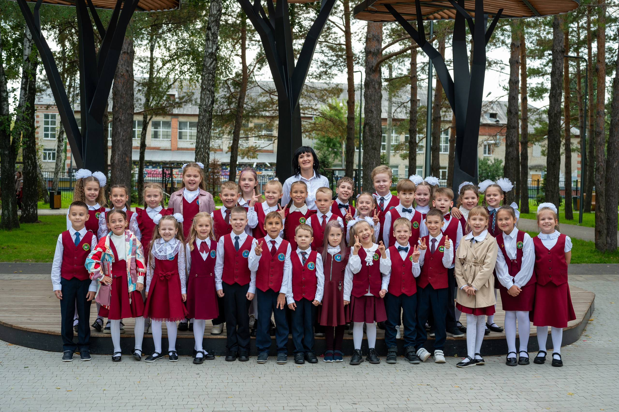 1 сентября 16 гимназия 2 класс (линейка + в классе+ на улице). Фотограф новорожденных, семейный детский в Тюмени Татьяна Морозова