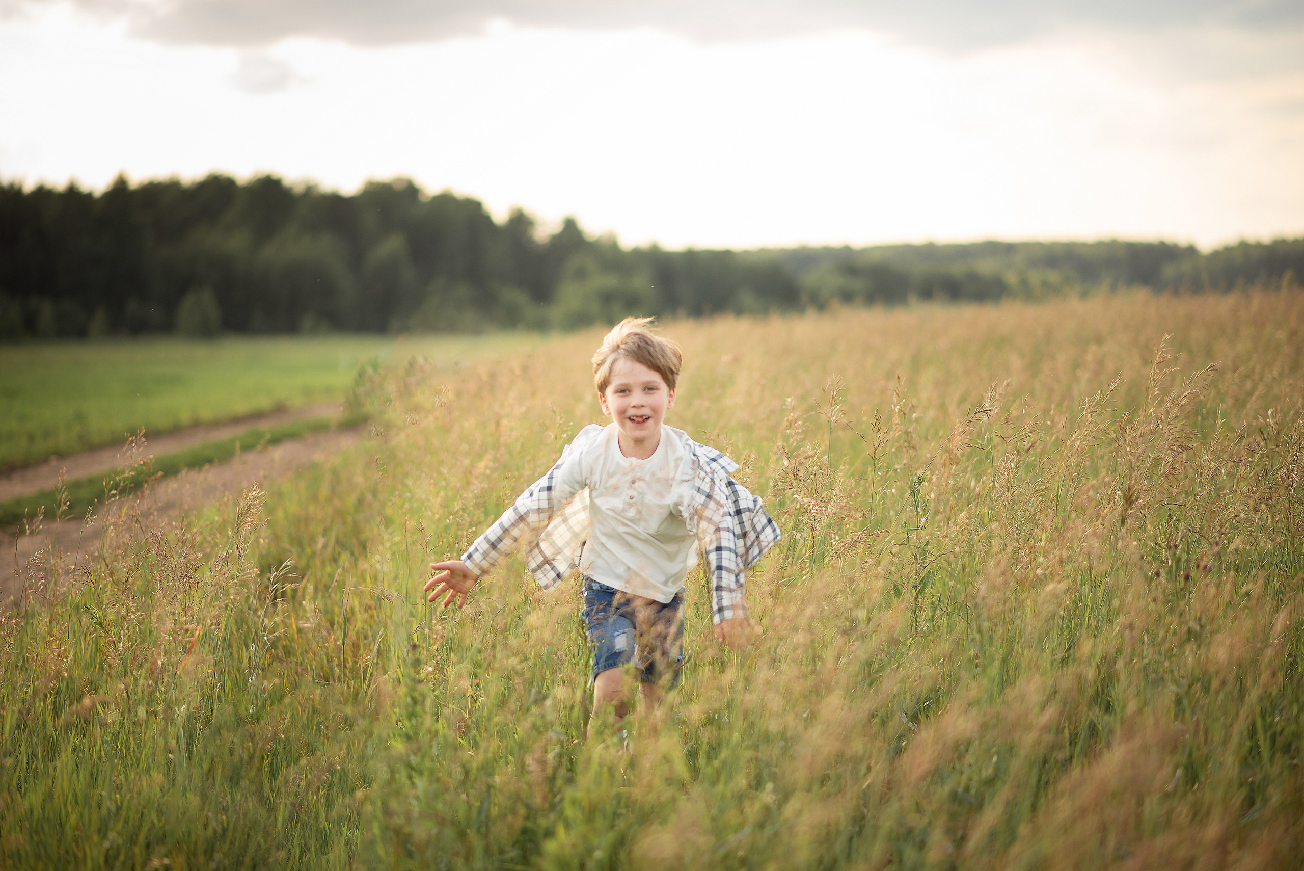 Съемка в поле. Фотограф новорожденных Екатеринбург, Первоуральск
