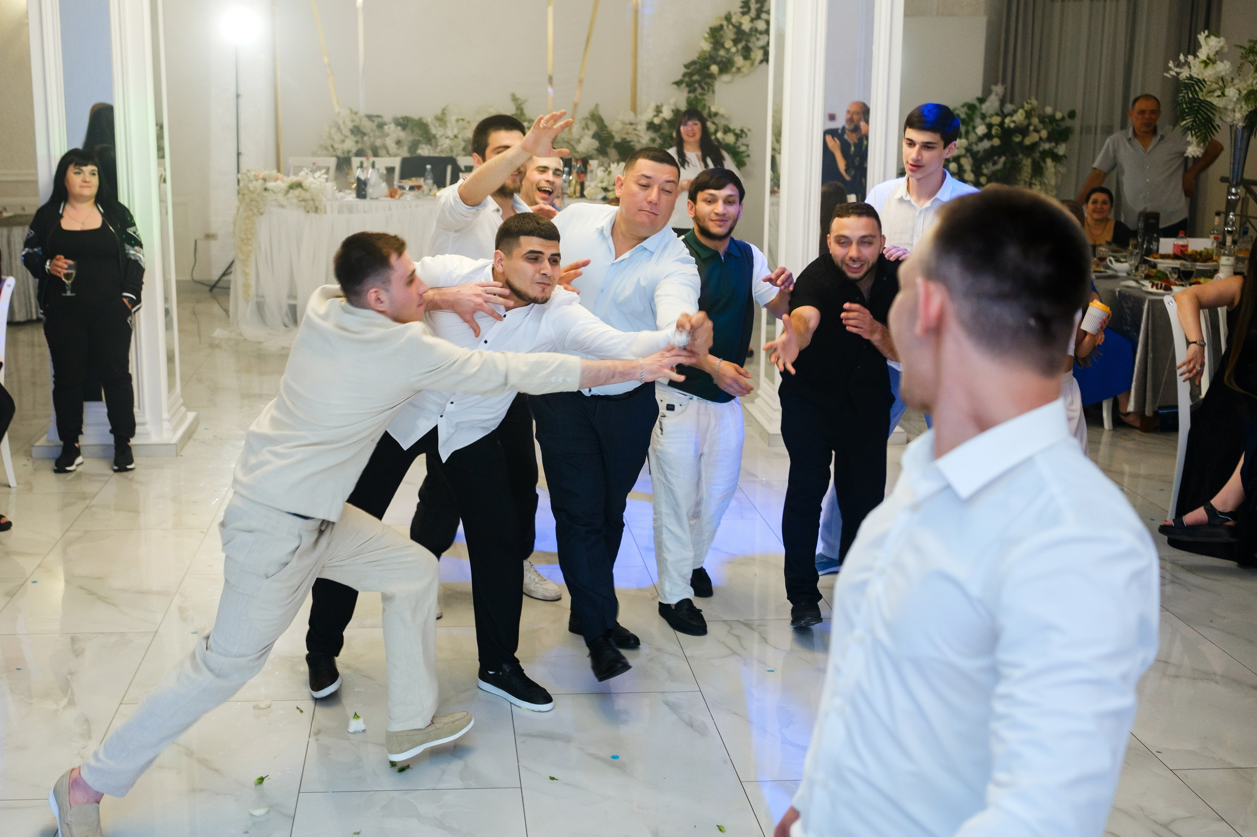 Тазабег и Диана. Свадебный фотограф | репортаж | праздники | крещение