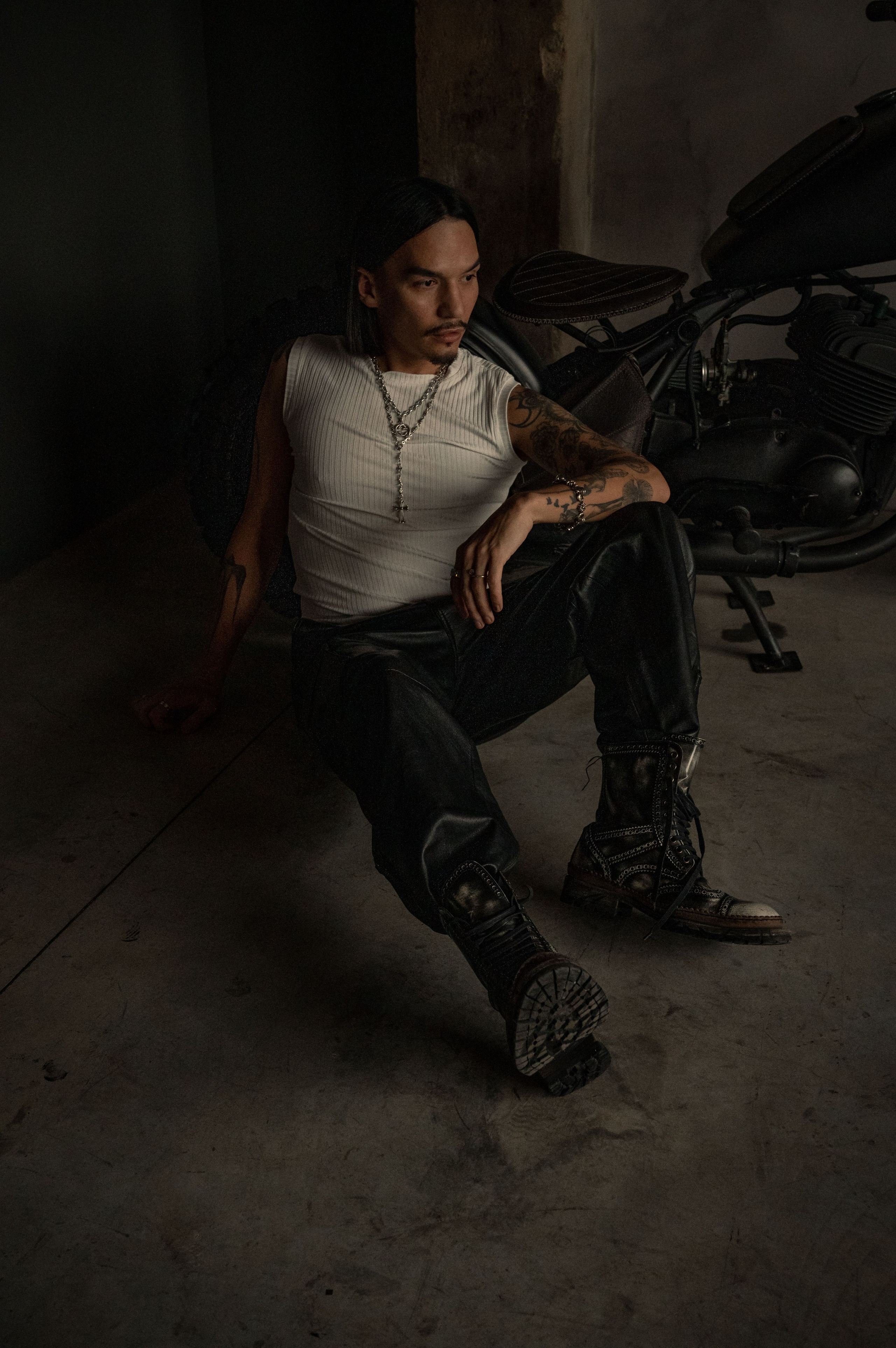 Мужской фотограф СПБ. Профессиональный фотограф беременности в СПБ. Стильные фотосессии беременности в стиле минимализм и классическая фотография