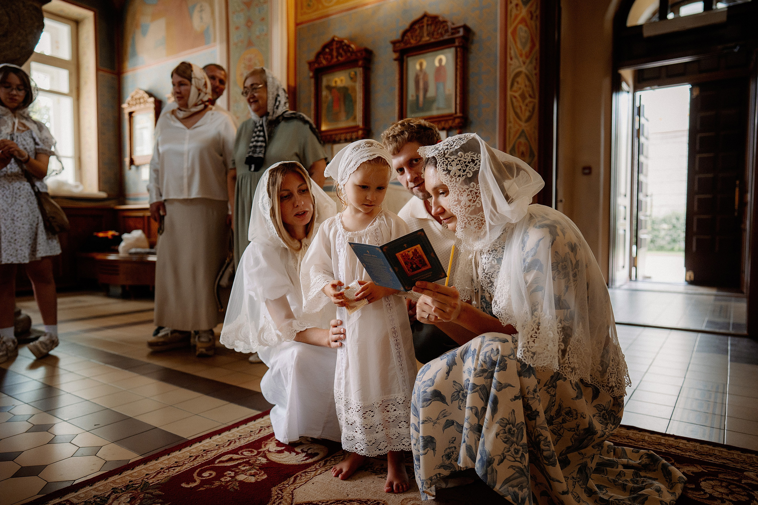 Крещение Эммы. Фотограф на Крещение и Венчание в Красноярске Рамазанова Юлия