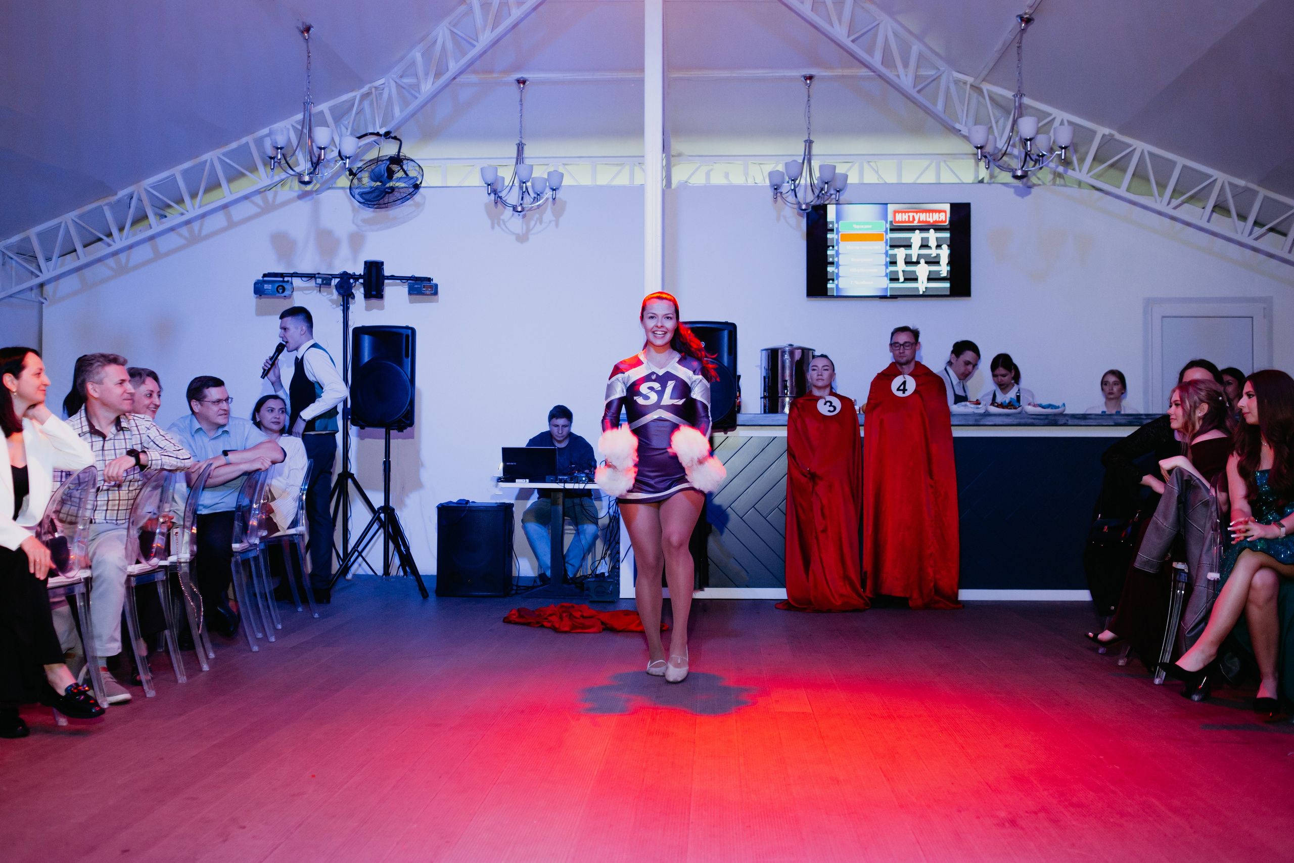 Выпускной 2025 (41 школа) 11 класс. Фотограф в Челябинске Ополихина Анна