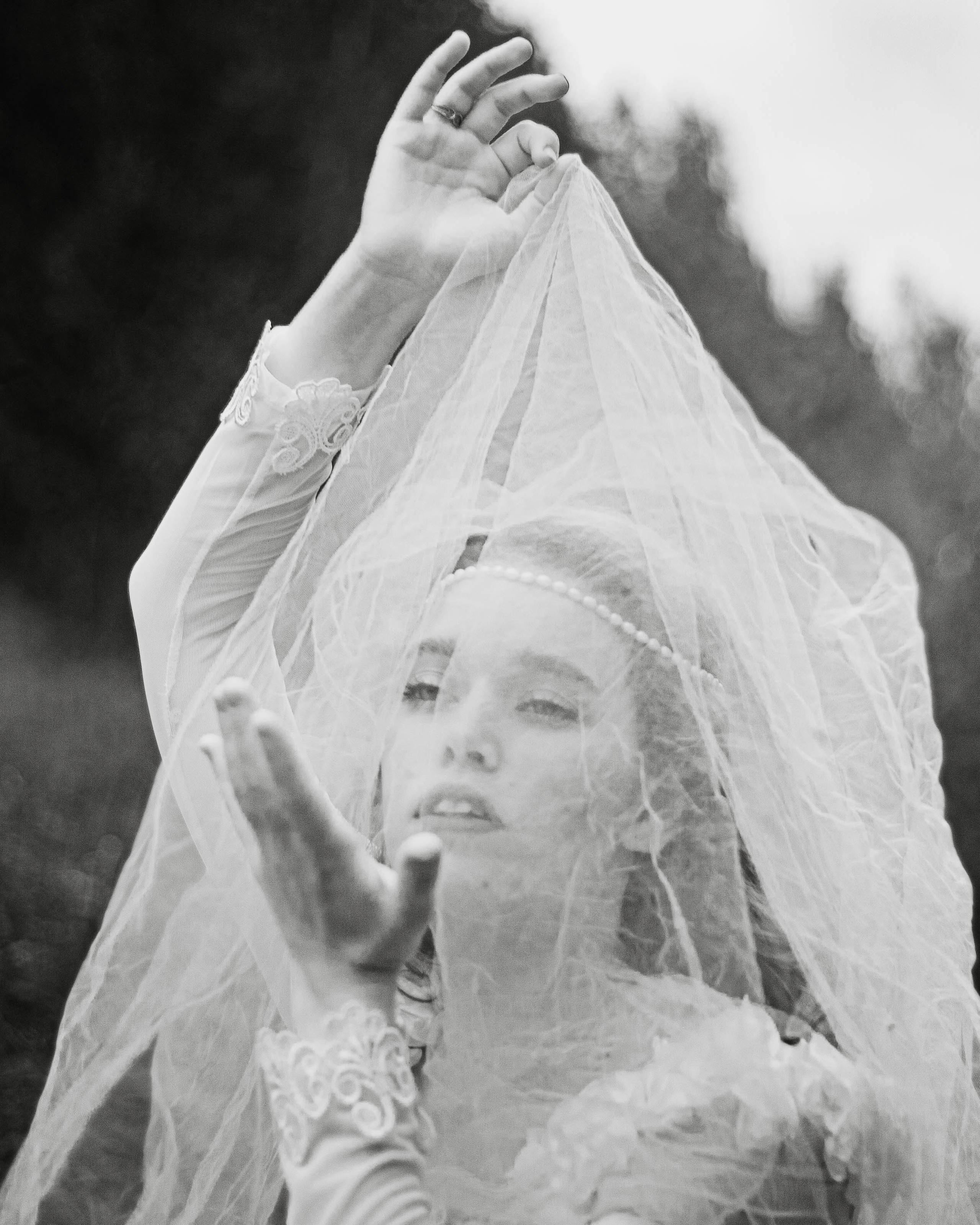 Сбежавшая невеста. Арт-фотограф Крис Л. в Тобольске: портрет, семейные, свадьбы