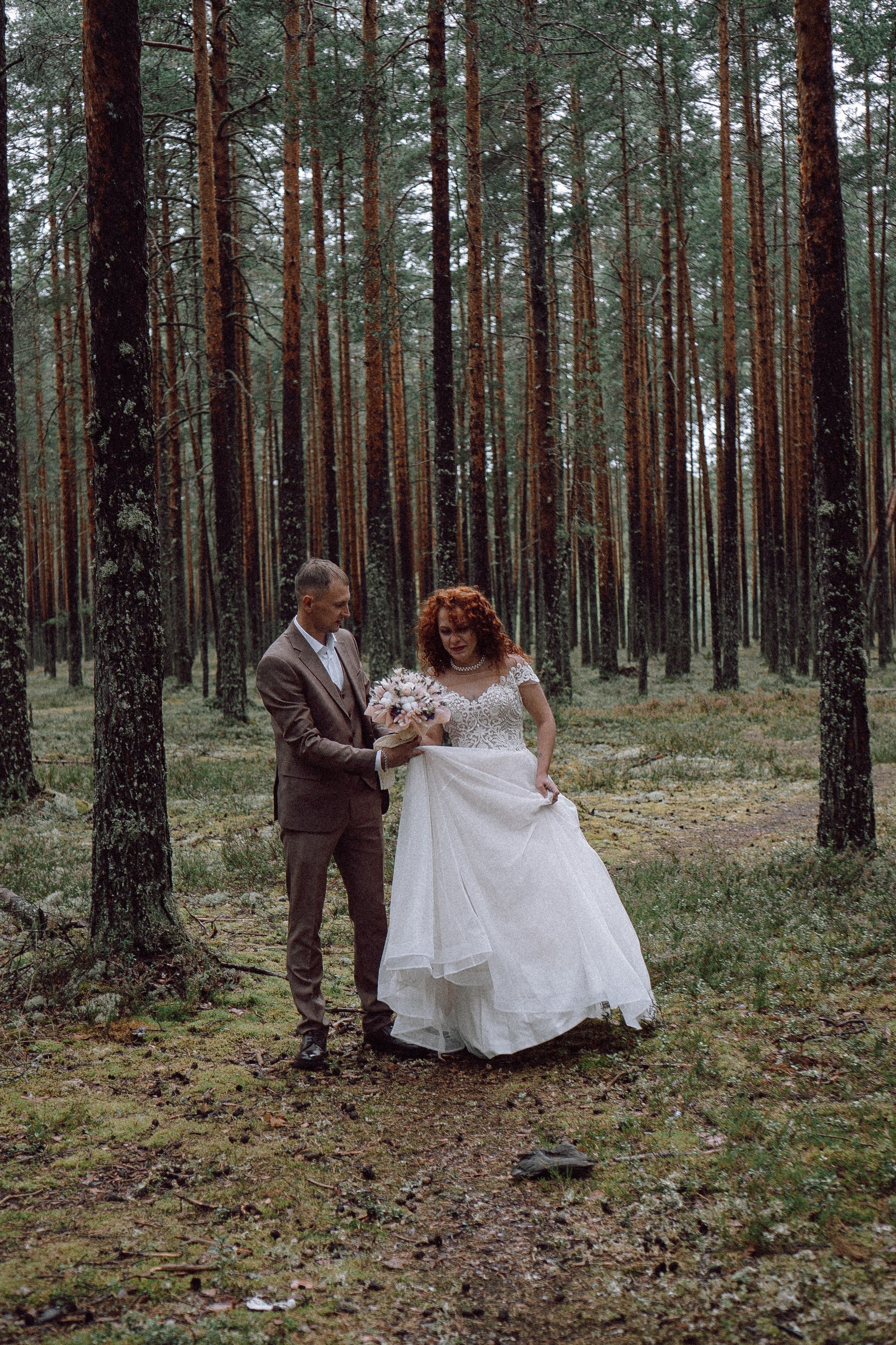 СВАДЕБНАЯ ФОТОСЕССИИЯ ПАРЫ В ГОРОДЕ ПРИОЗЕРСК В СОСНОВОМ ЛЕСУ И С ПИКАПОМ. Профессиональный фотограф, Санкт-Петербург — Виктория Богомолова