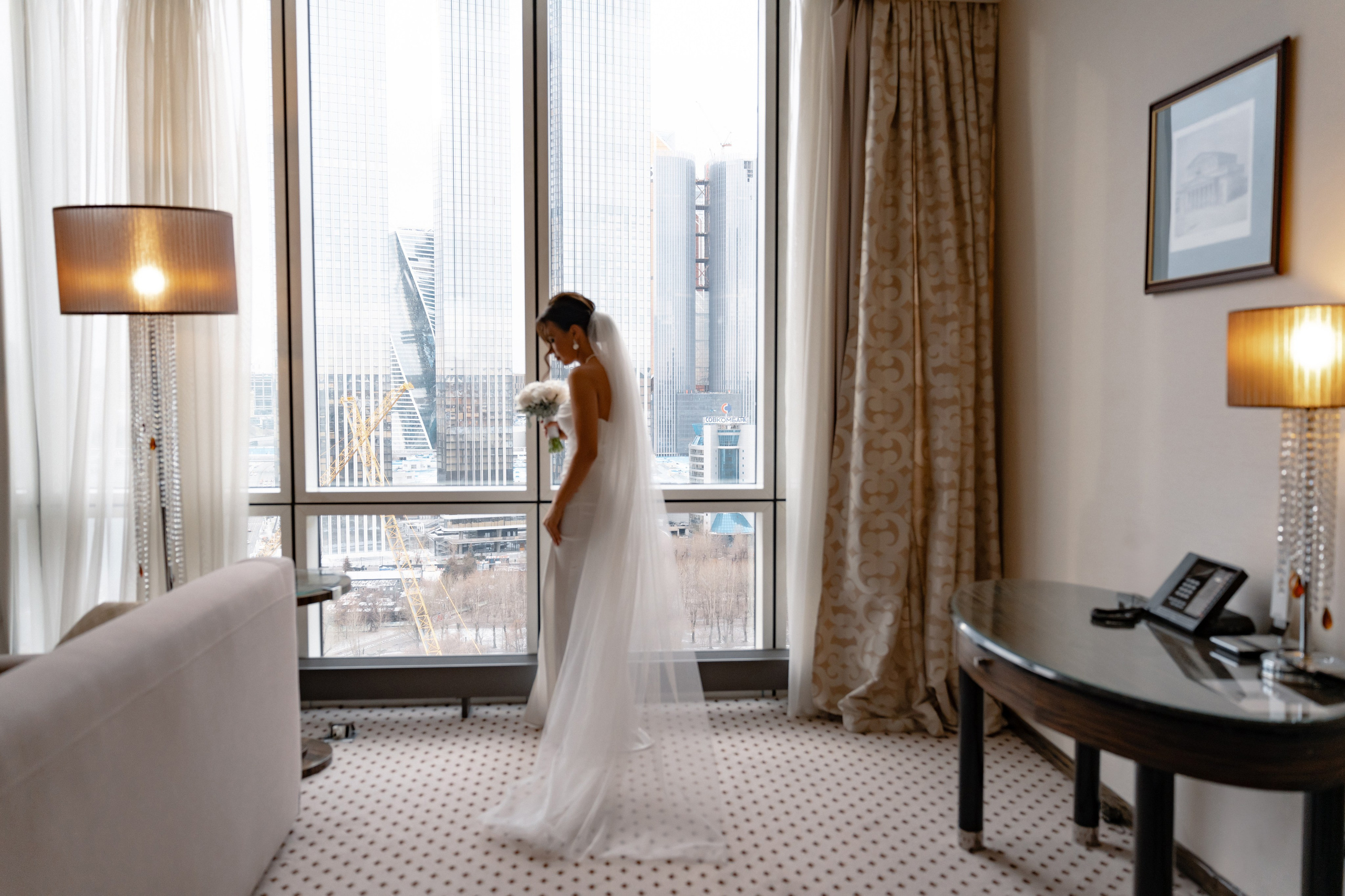 Свадебная фотосессия в отеле Plaza Garden Moscow WTC