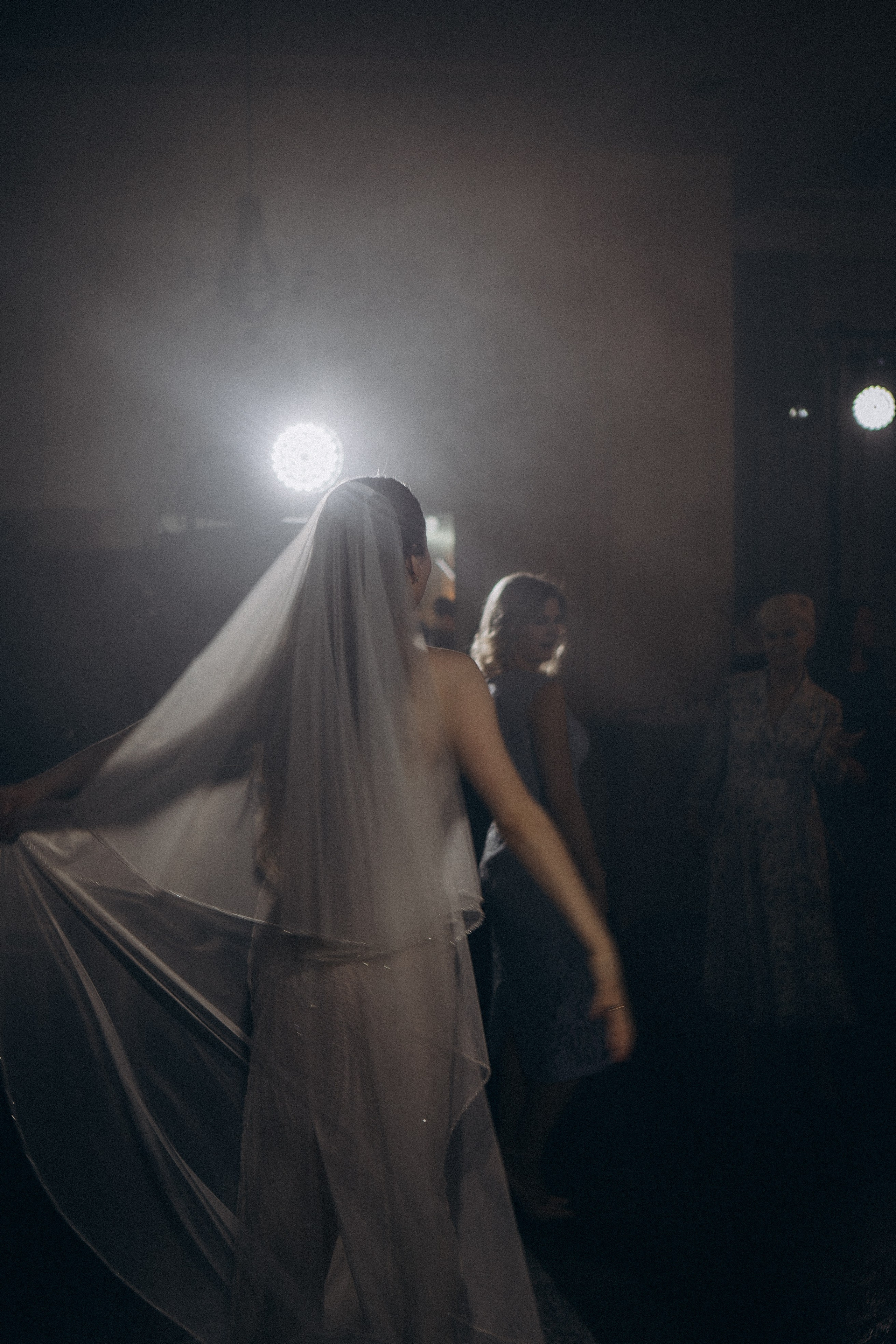 СВАДЕБНАЯ СЬЕМКА СБОРОВ В ОТЕЛЕ И ВЫЕЗД НА ЦЕРЕМОНИЮ (СНЯТО В СИБИРЕ В НИЖНЕВАРТОВСКЕ). Профессиональный фотограф, Санкт-Петербург — Виктория Богомолова