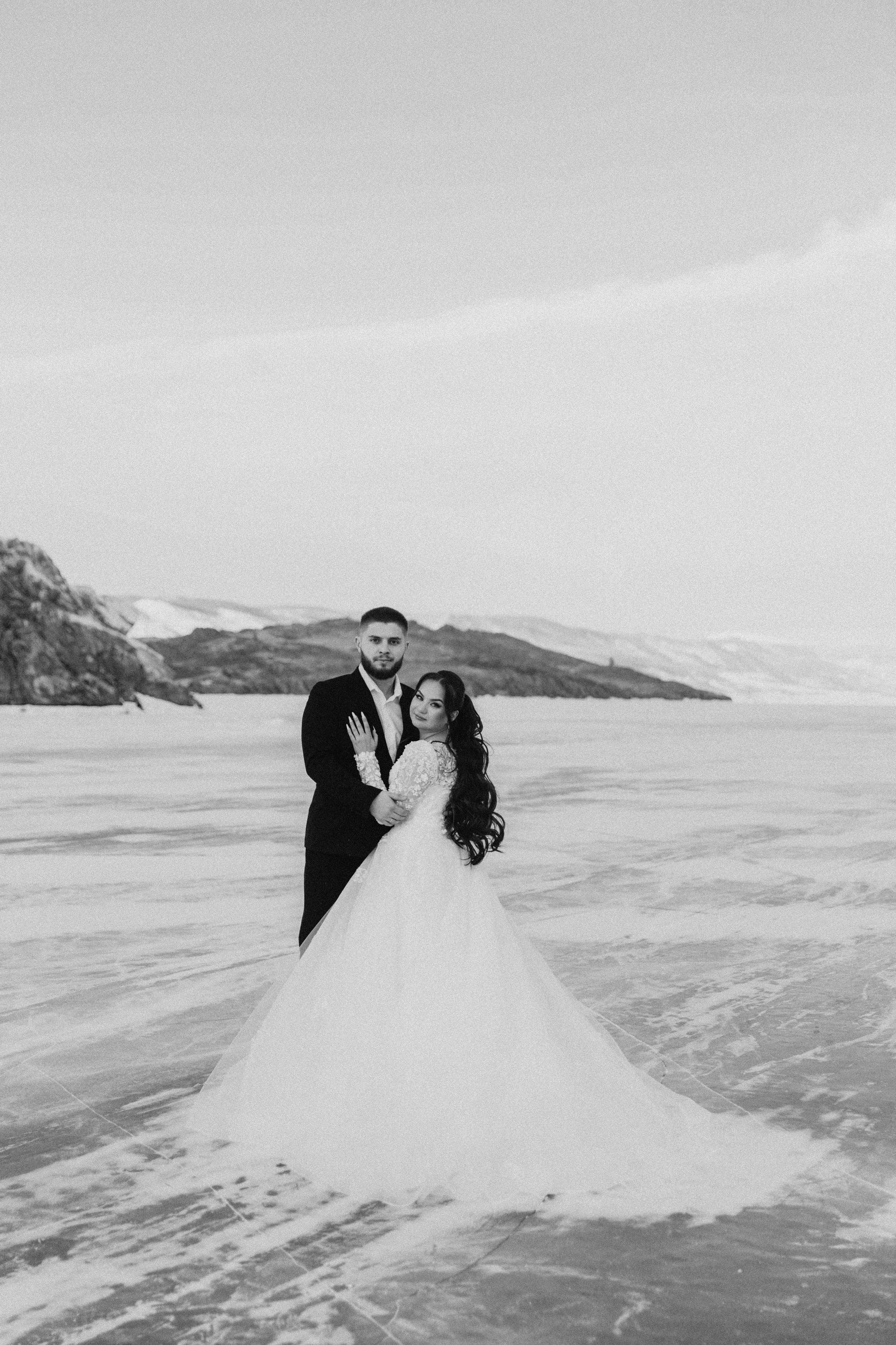 Свадебная зимняя съемка на Байкале. Главная