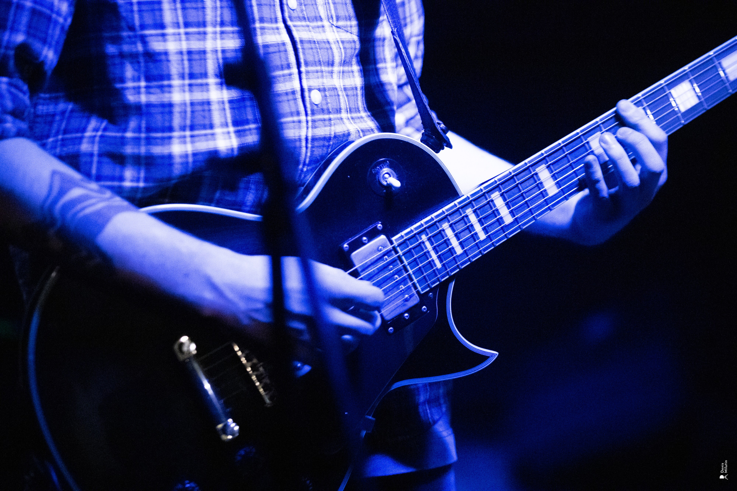 Рядом Ассенизаторы. Портретный фотограф Денис Милютин