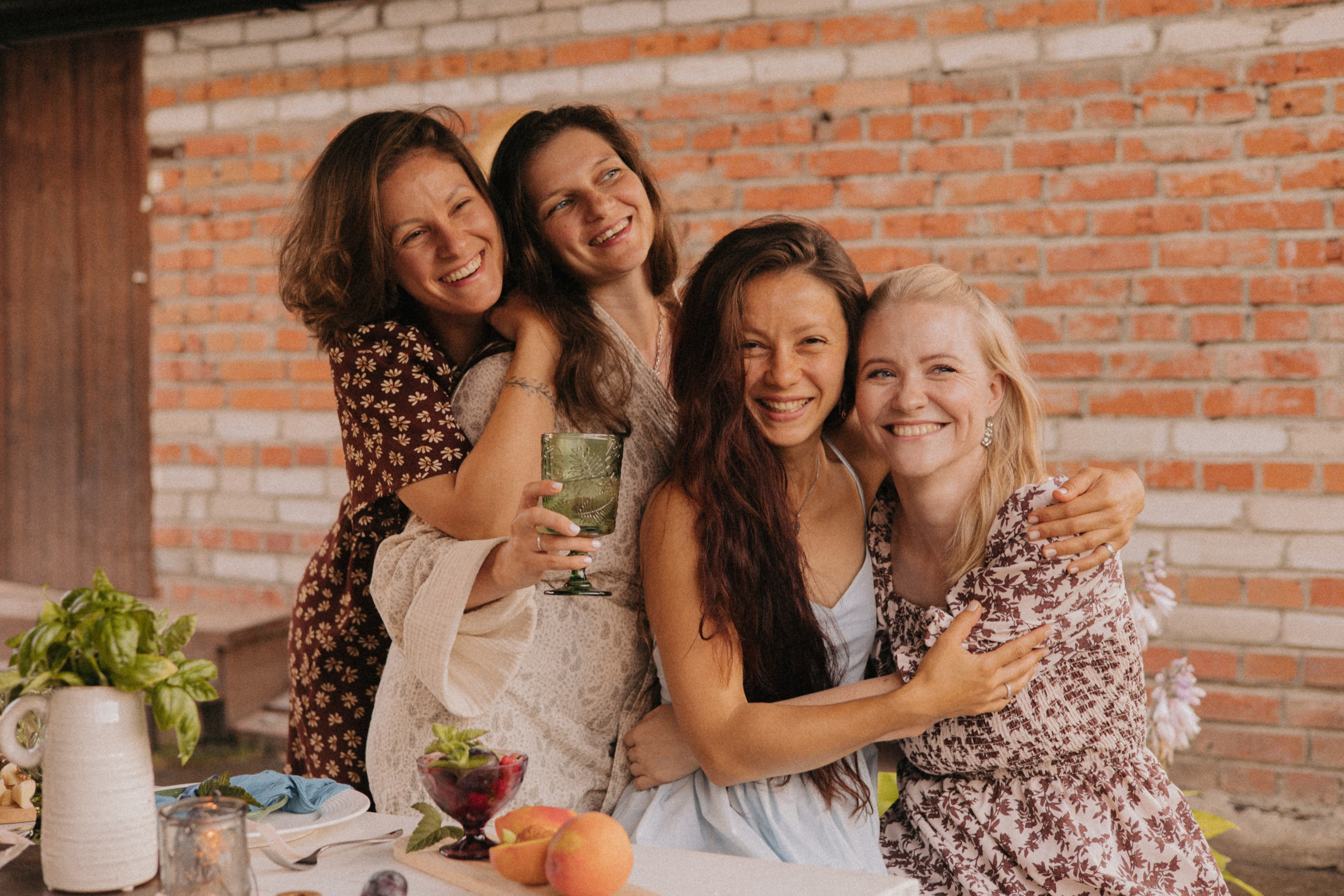 Подруги. Дача. Фотограф Настя Леонова