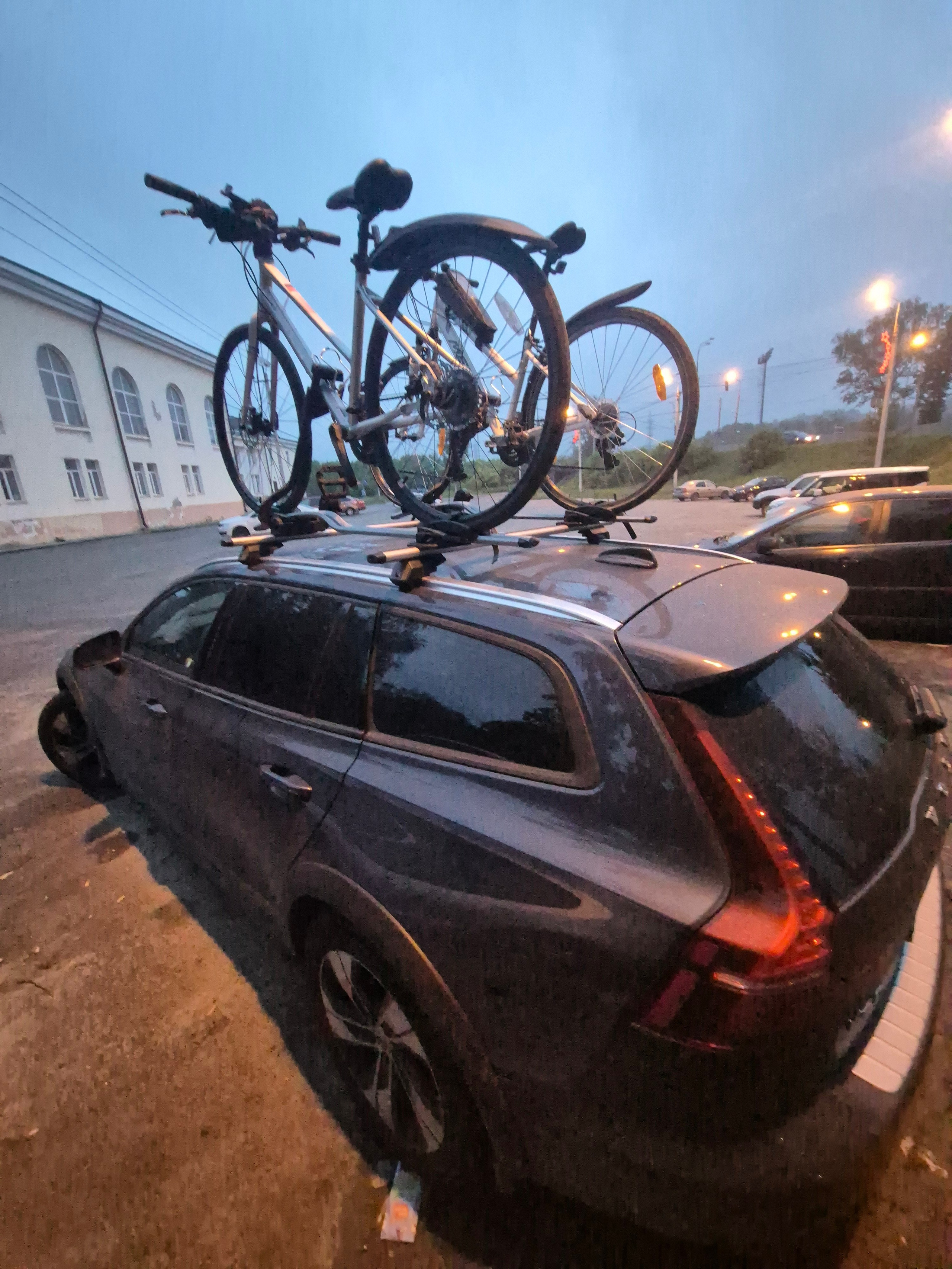 Загрузились. Багажники прикупил тоже для этой поездки