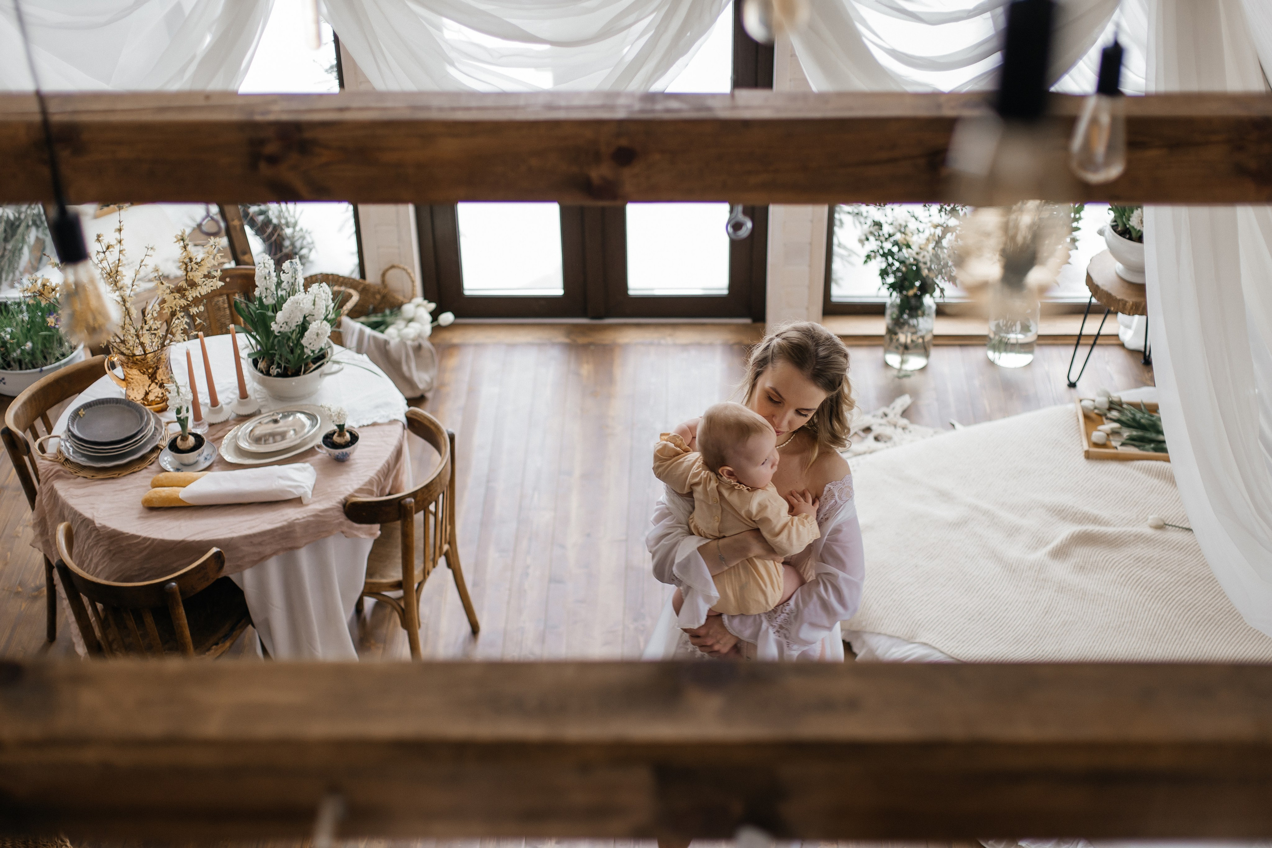 Алиса с мамой Кристиной в нежной семейной фотосессии в Домике Элли г. Пушкино. Семейный и детский фотограф в Сергиев Посаде, Хотьково Якимчук Любовь